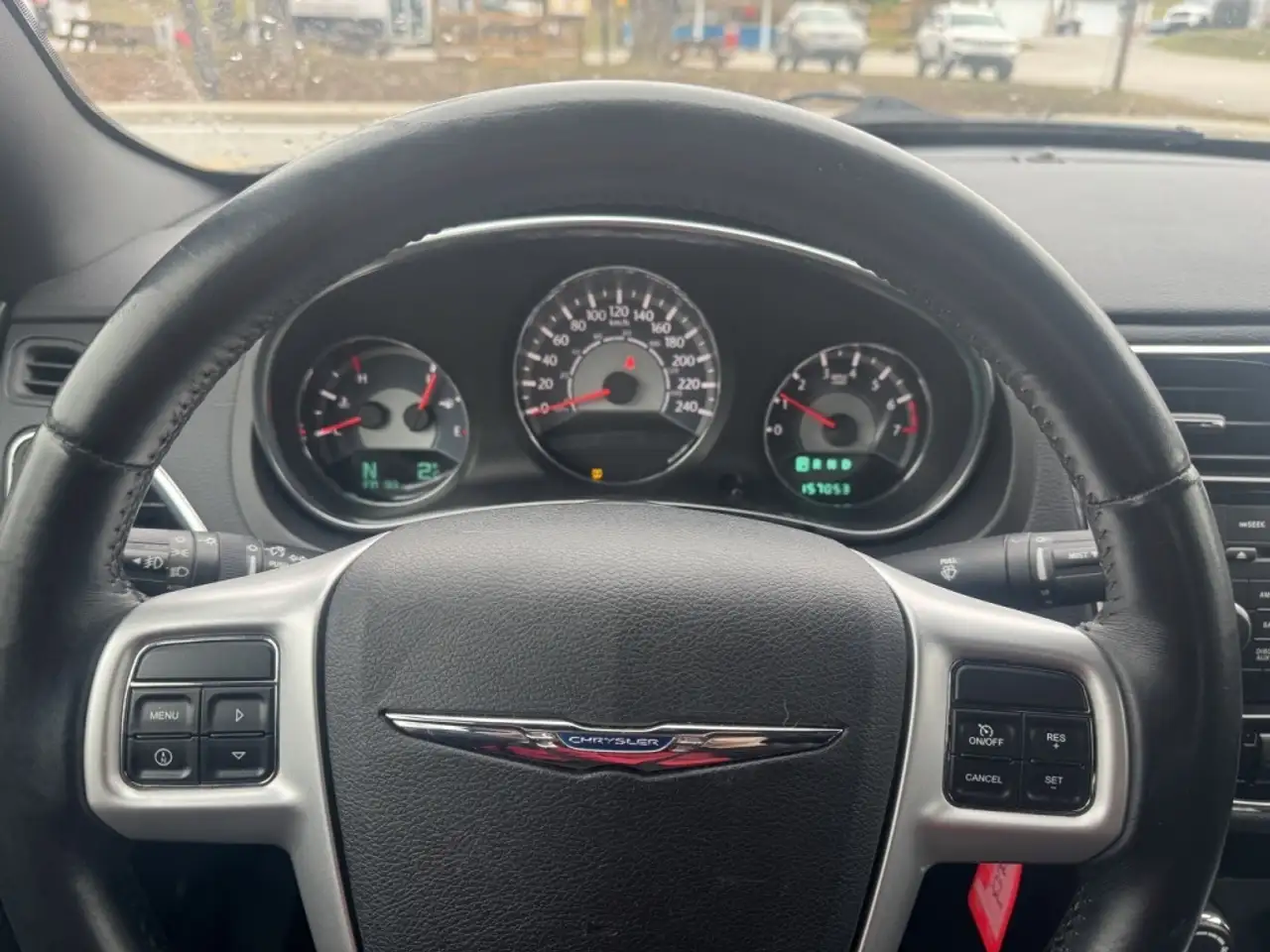 Chrysler 200 снимка Chrysler 200