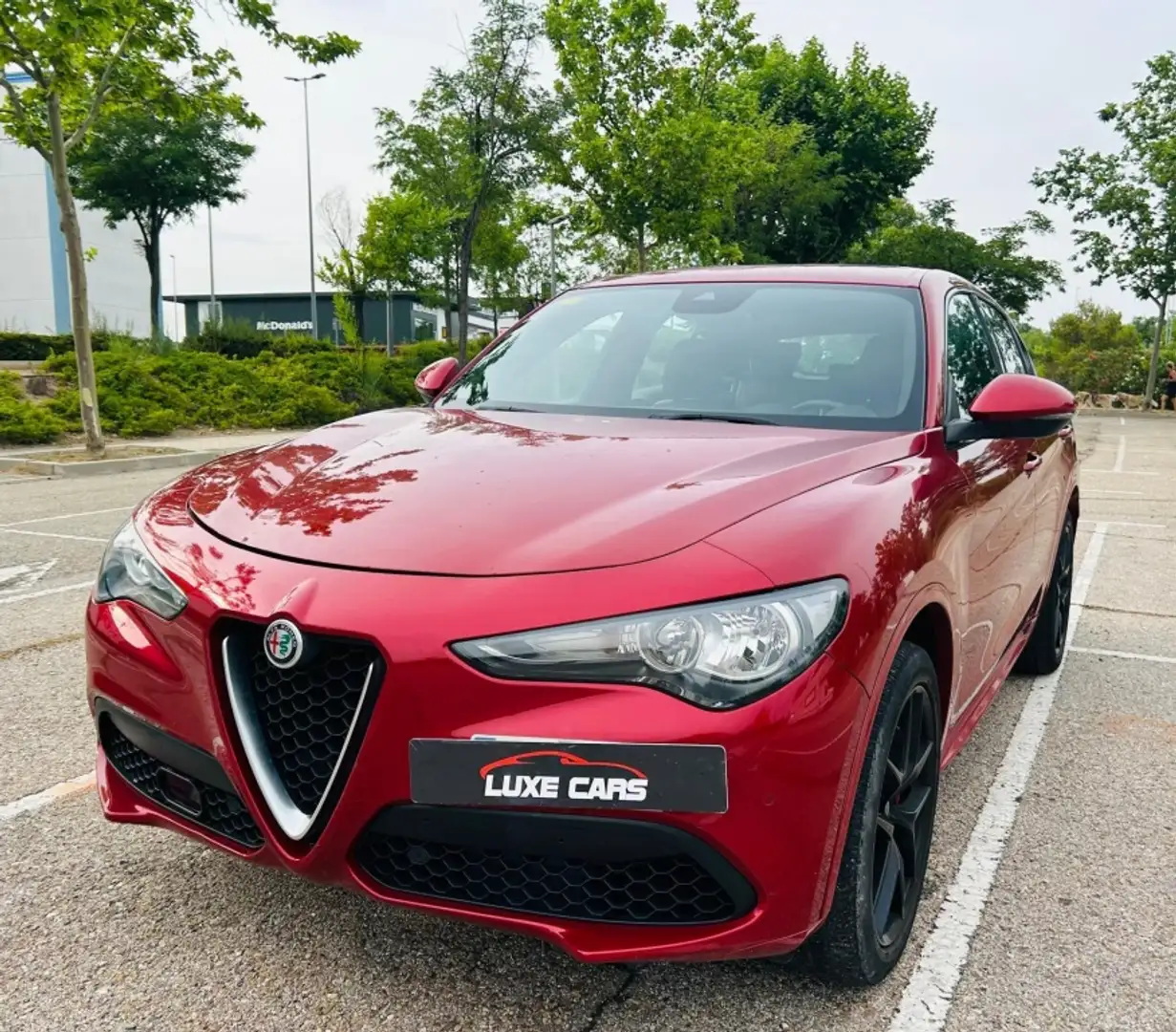 Alfa Romeo Stelvio 2.0 Executive AWD Aut. 280 Rood - 1
