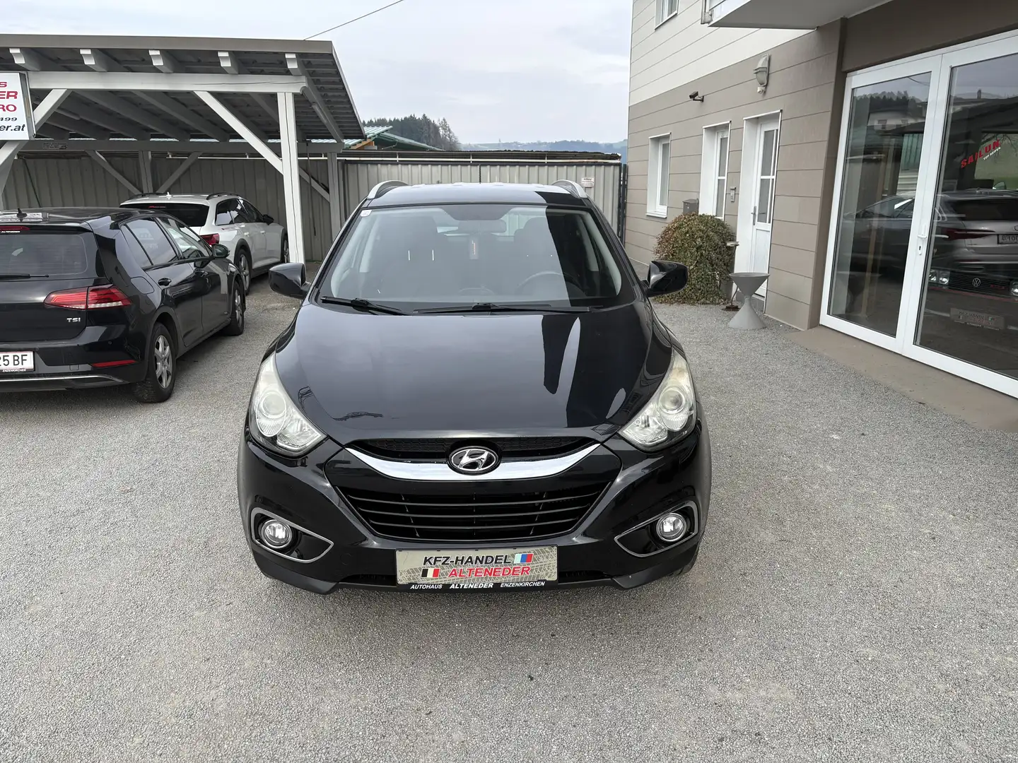 Hyundai iX35 2,0 CRDi Spirit 4WD *ALLRAD*2.BESITZ*KLIMAAUT* Schwarz - 2