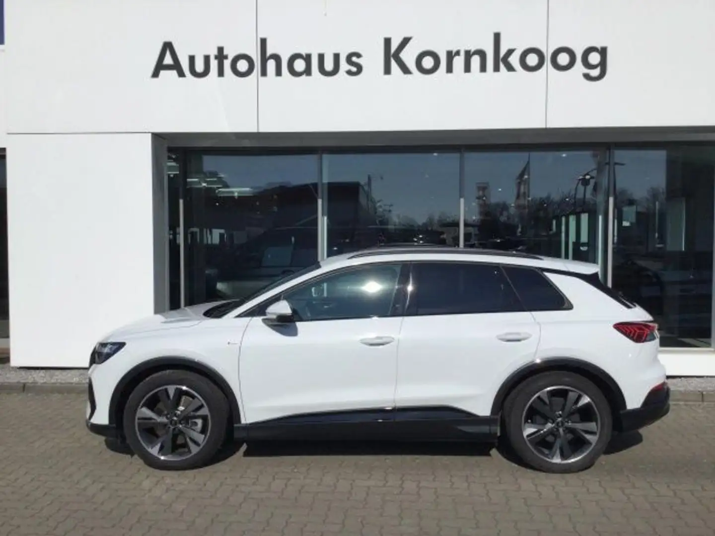 Audi Q4 e-tron Q4 40 e-tron S-line 77kWh Gar 12/26 Bluetooth Navi Blanc - 1