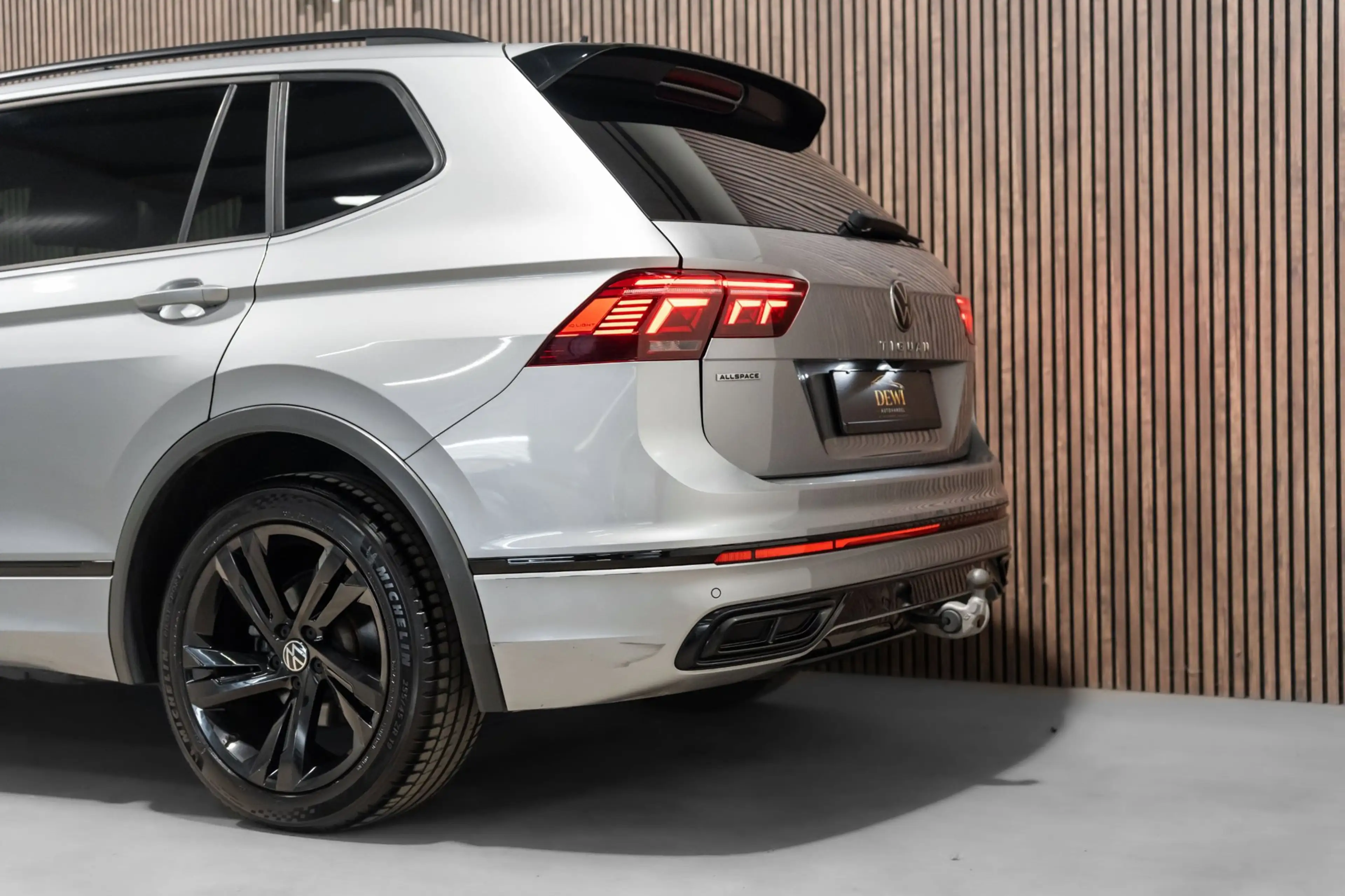 Volkswagen Tiguan Allspace 1.5 TSI R-Line DSG + 7p. Pano IQ Camera Navi — photo 7