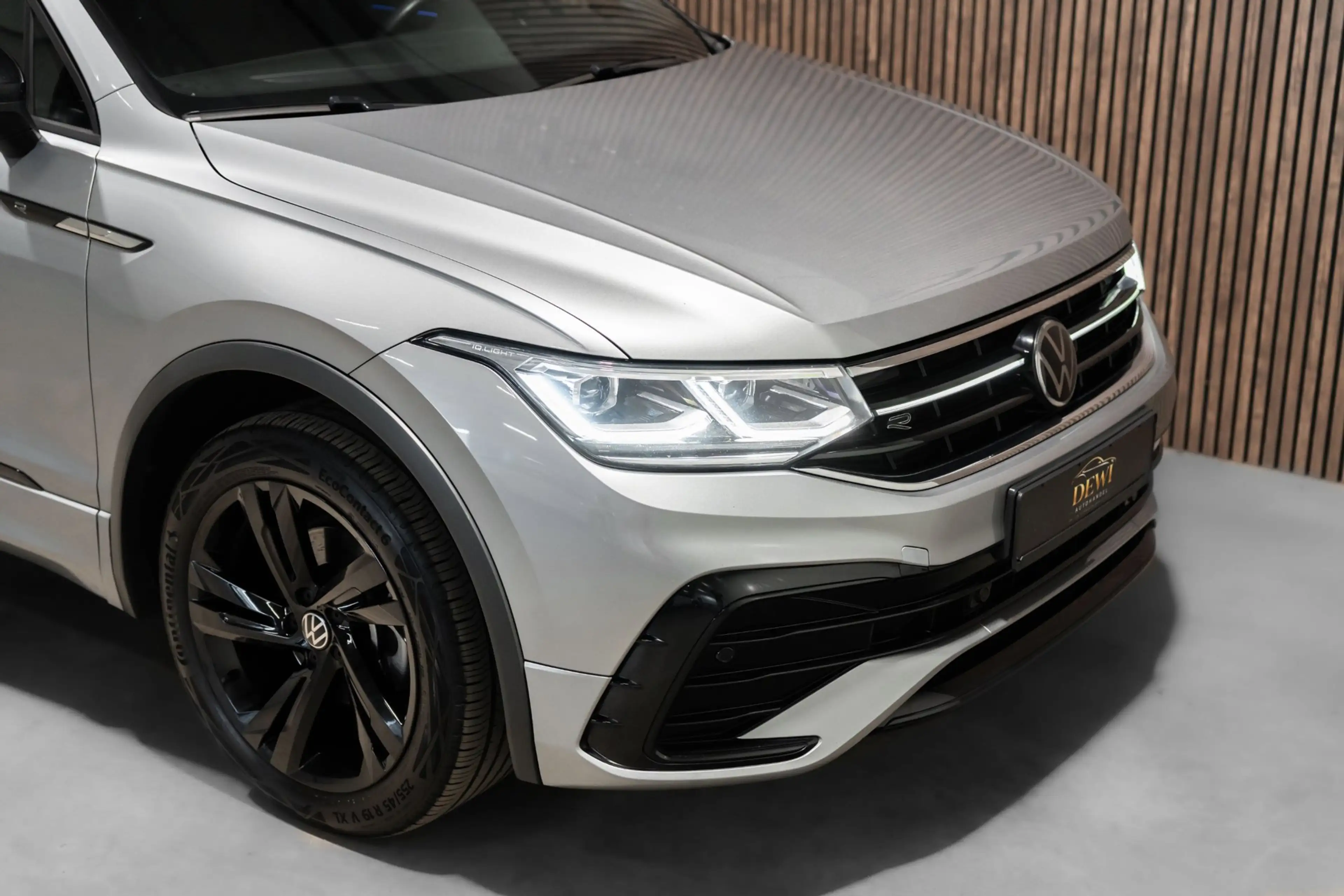 Volkswagen Tiguan Allspace 1.5 TSI R-Line DSG + 7p. Pano IQ Camera Navi — photo 6