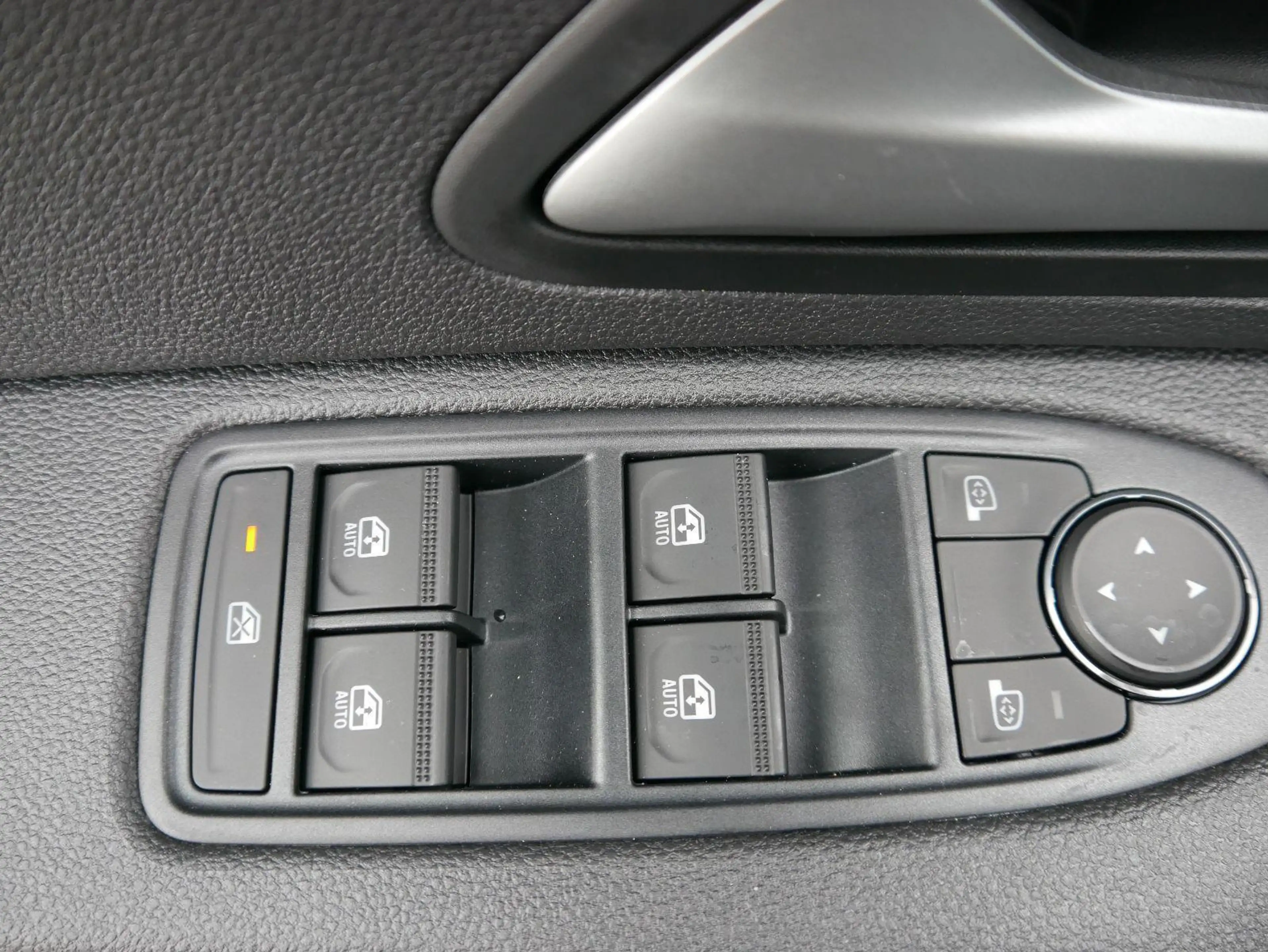 Dacia Duster Expression 3 TCe 4x2*NAVI-ÜBER-SMARTLINK*AHK*PD... — photo 9