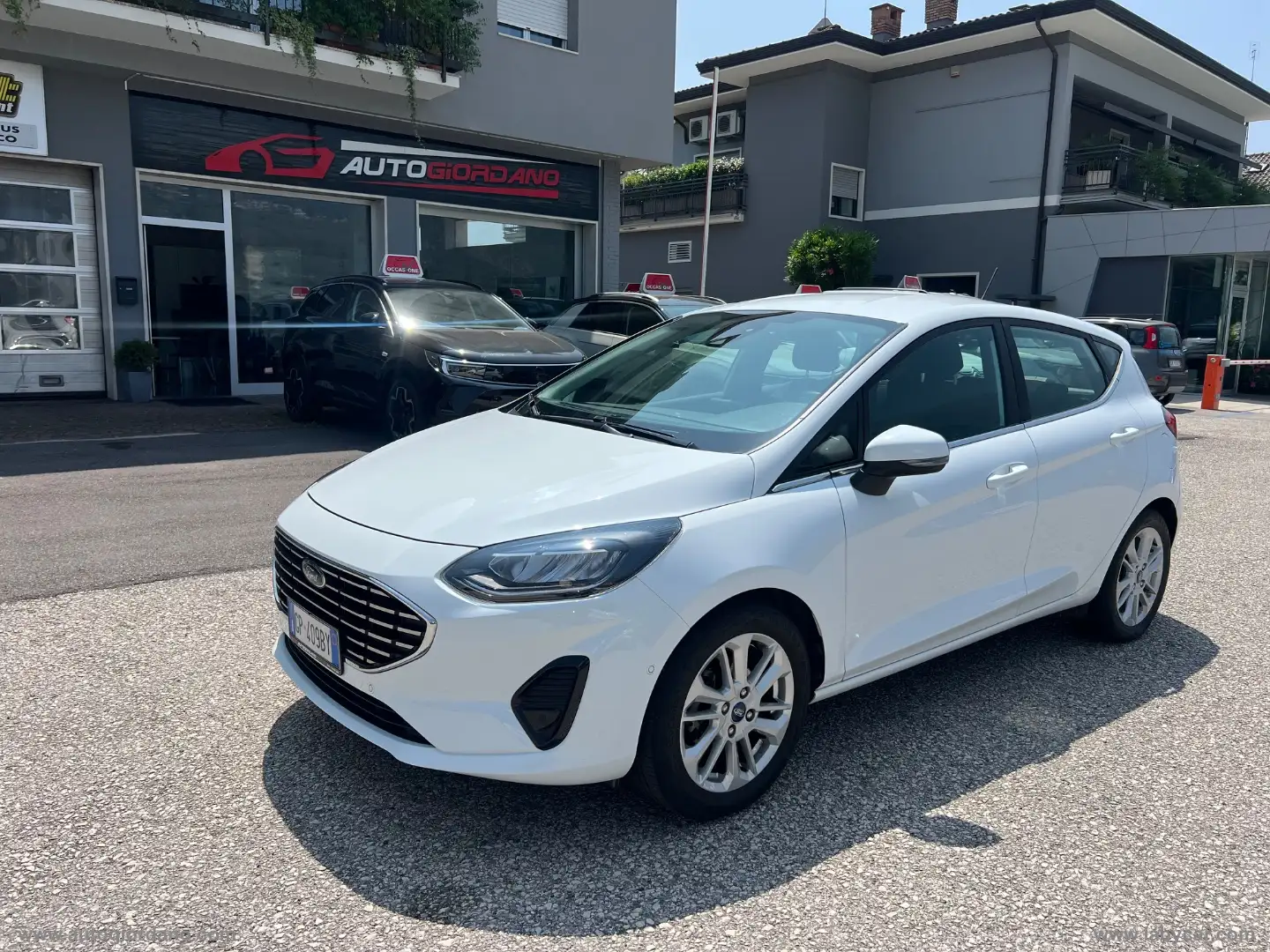 Ford Fiesta 1.1 75 CV 5p. Titanium Blanc - 1