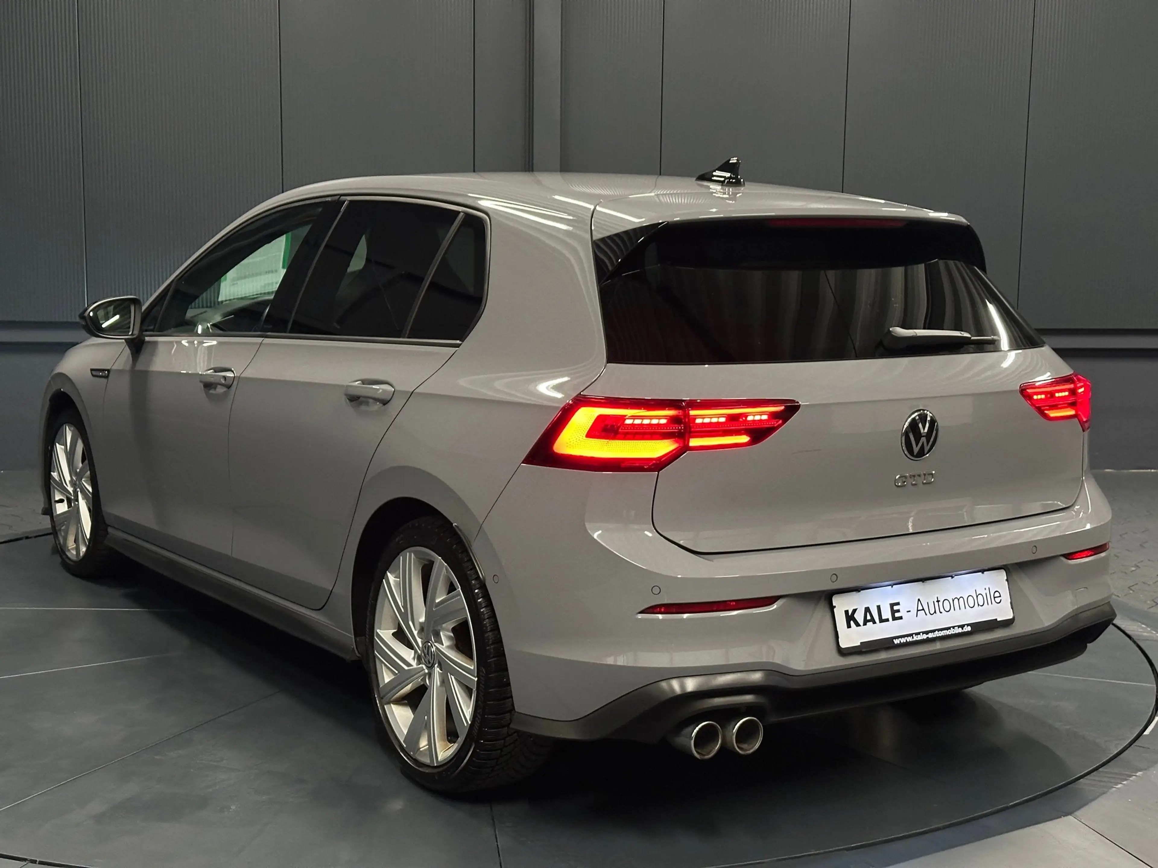Volkswagen Golf GTD Lim. Black Style*18Zoll*KAMERA*MATRIX/IQ*Side-Ass* — photo 3