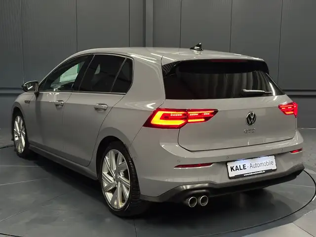 Volkswagen Golf view 3