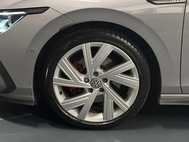 Volkswagen Golf view 9