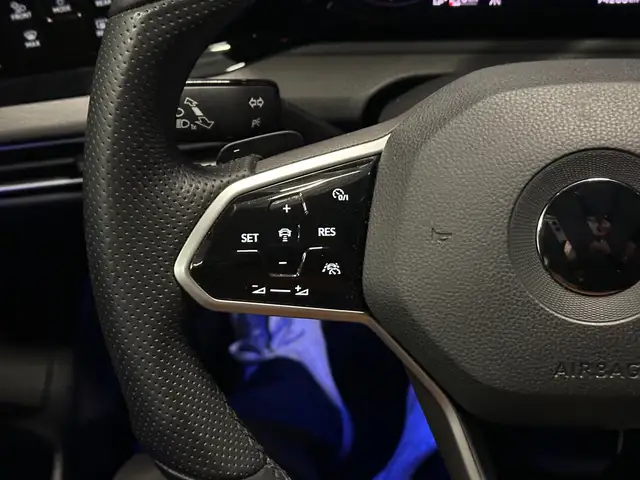 Volkswagen Golf view 17