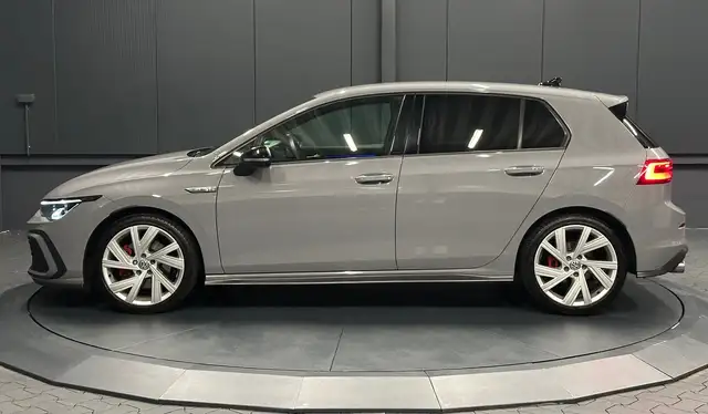Volkswagen Golf view 2