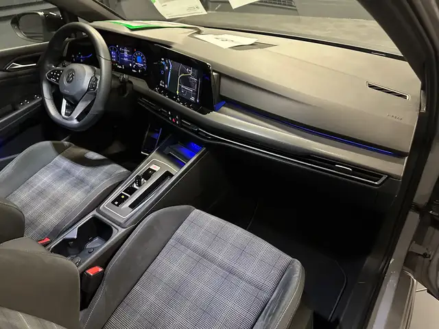 Volkswagen Golf view 11