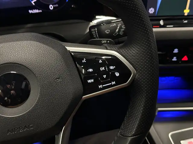 Volkswagen Golf view 18