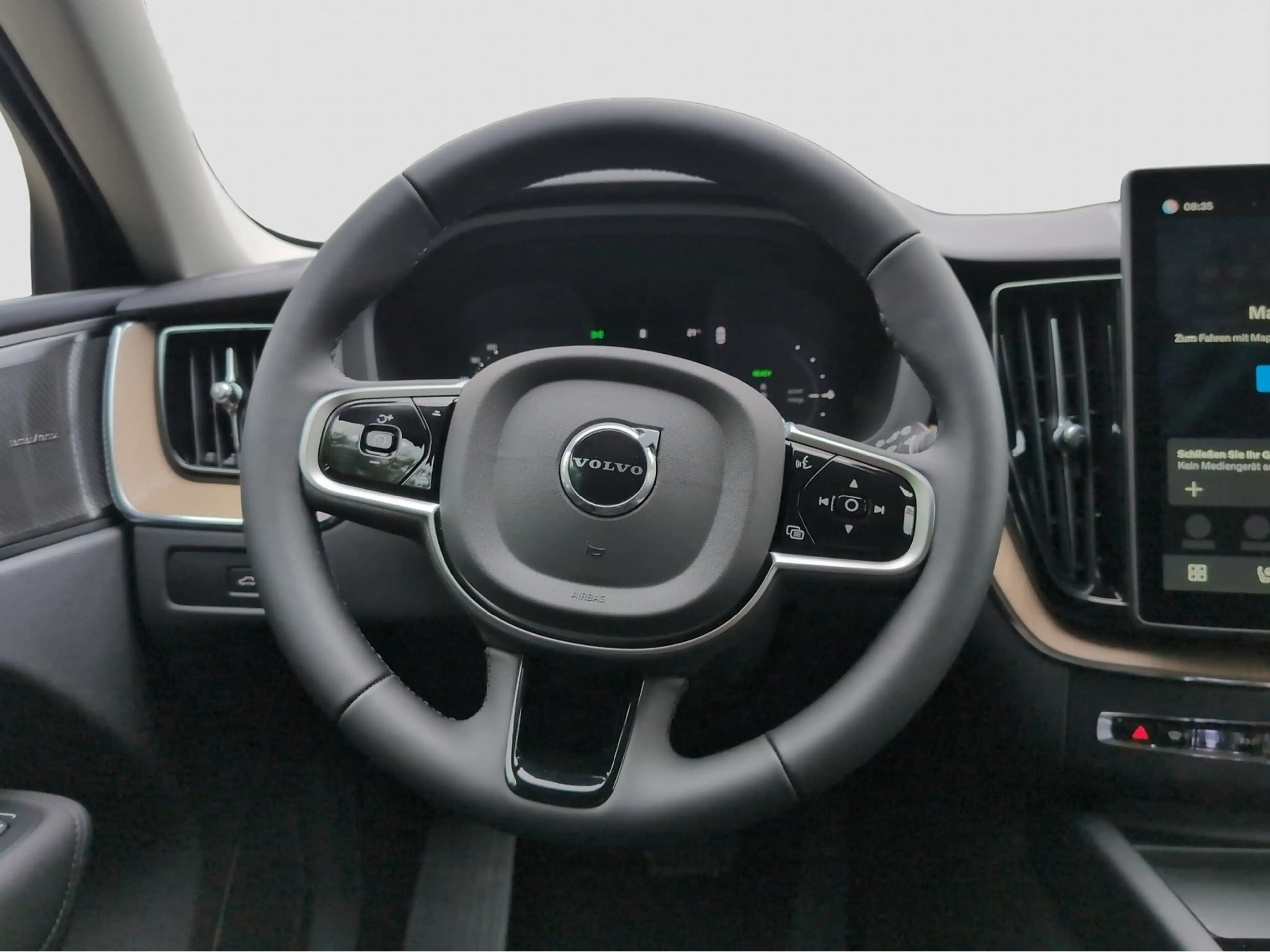 Volvo XC60 +T8+AWD+Plus+Dark+Standhz+E-Sitze+360°Kamera — photo 4