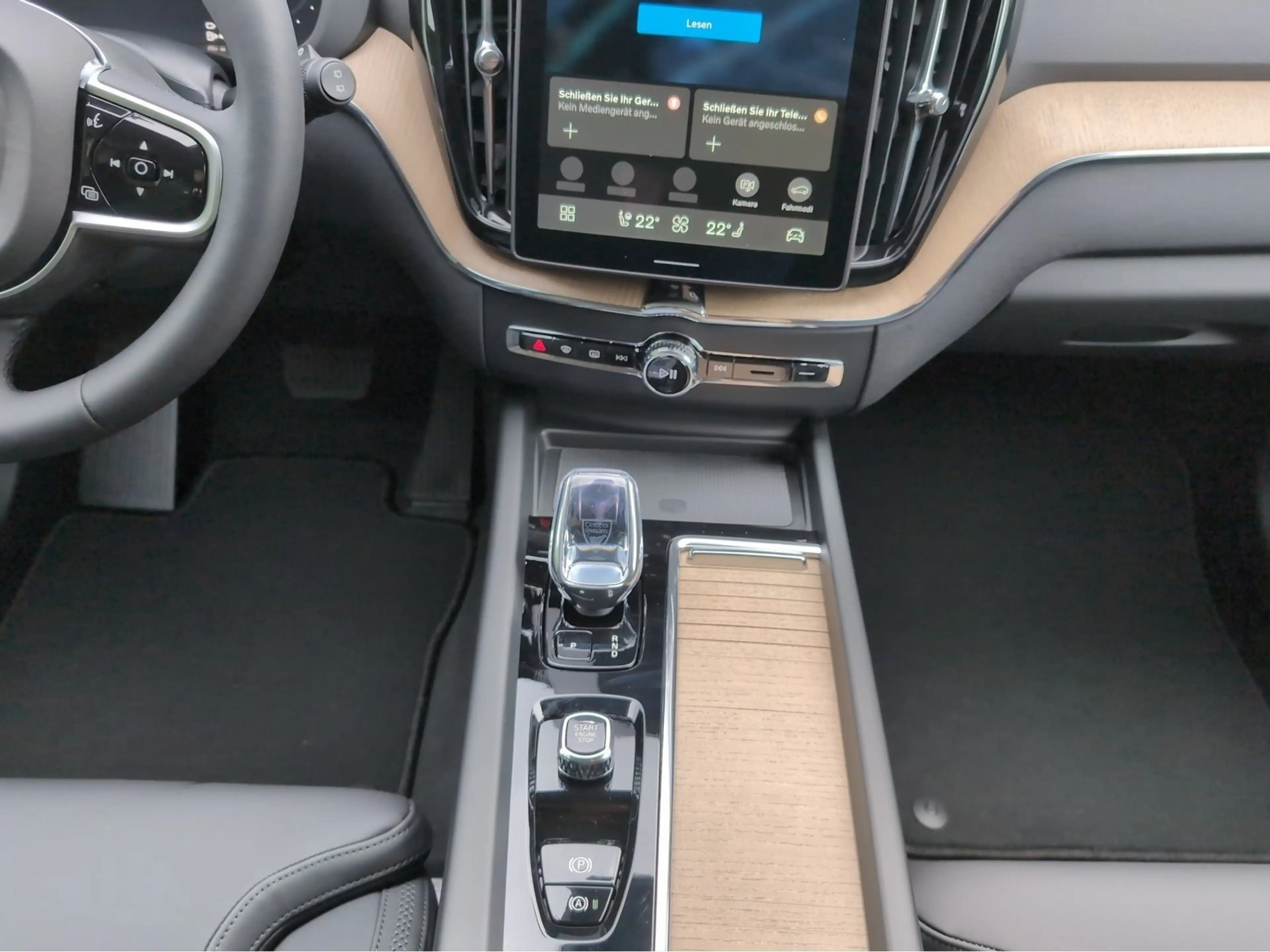 Volvo XC60 +T8+AWD+Plus+Dark+Standhz+E-Sitze+360°Kamera — photo 12