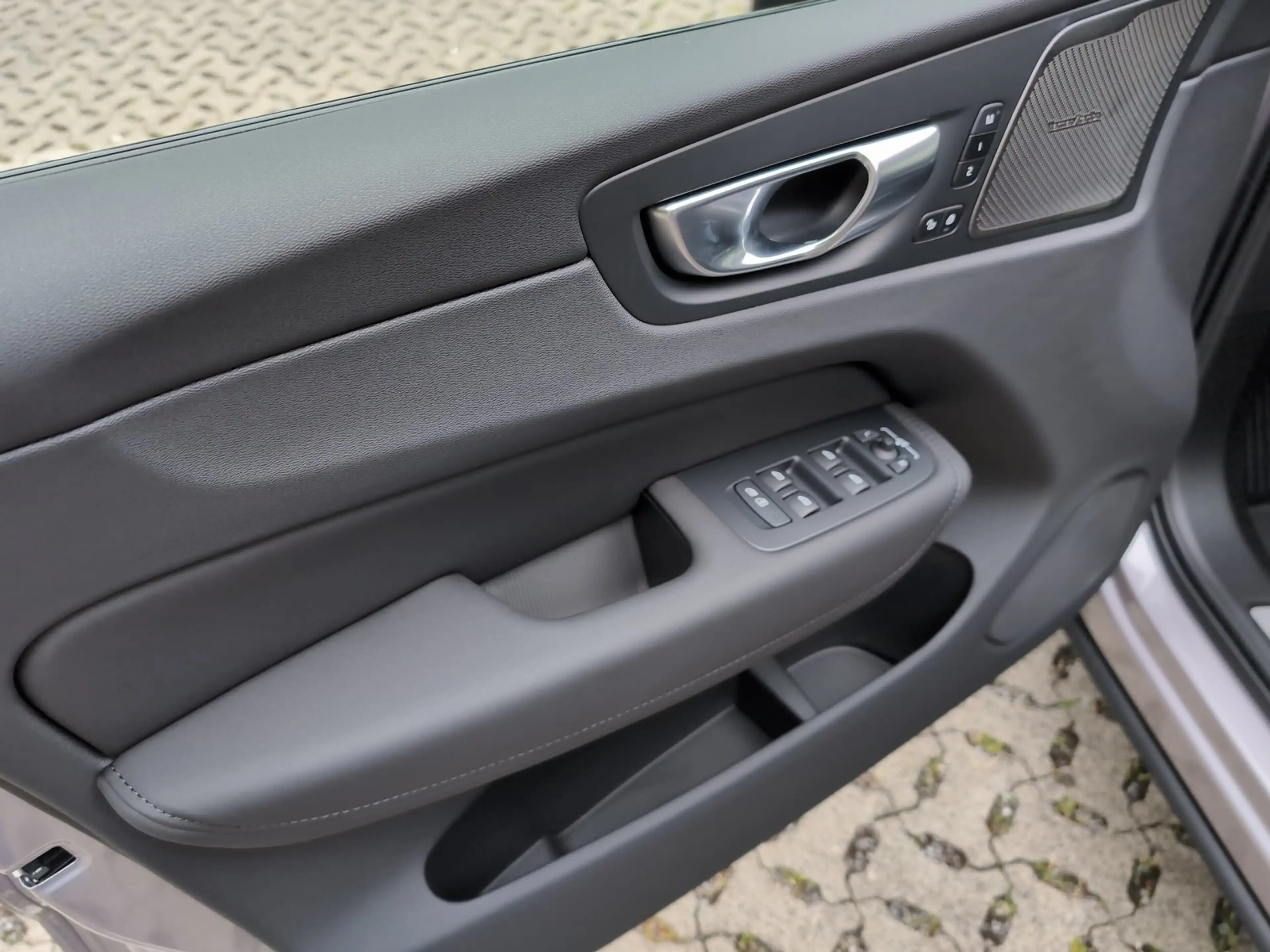 Volvo XC60 +T8+AWD+Plus+Dark+Standhz+E-Sitze+360°Kamera — photo 14
