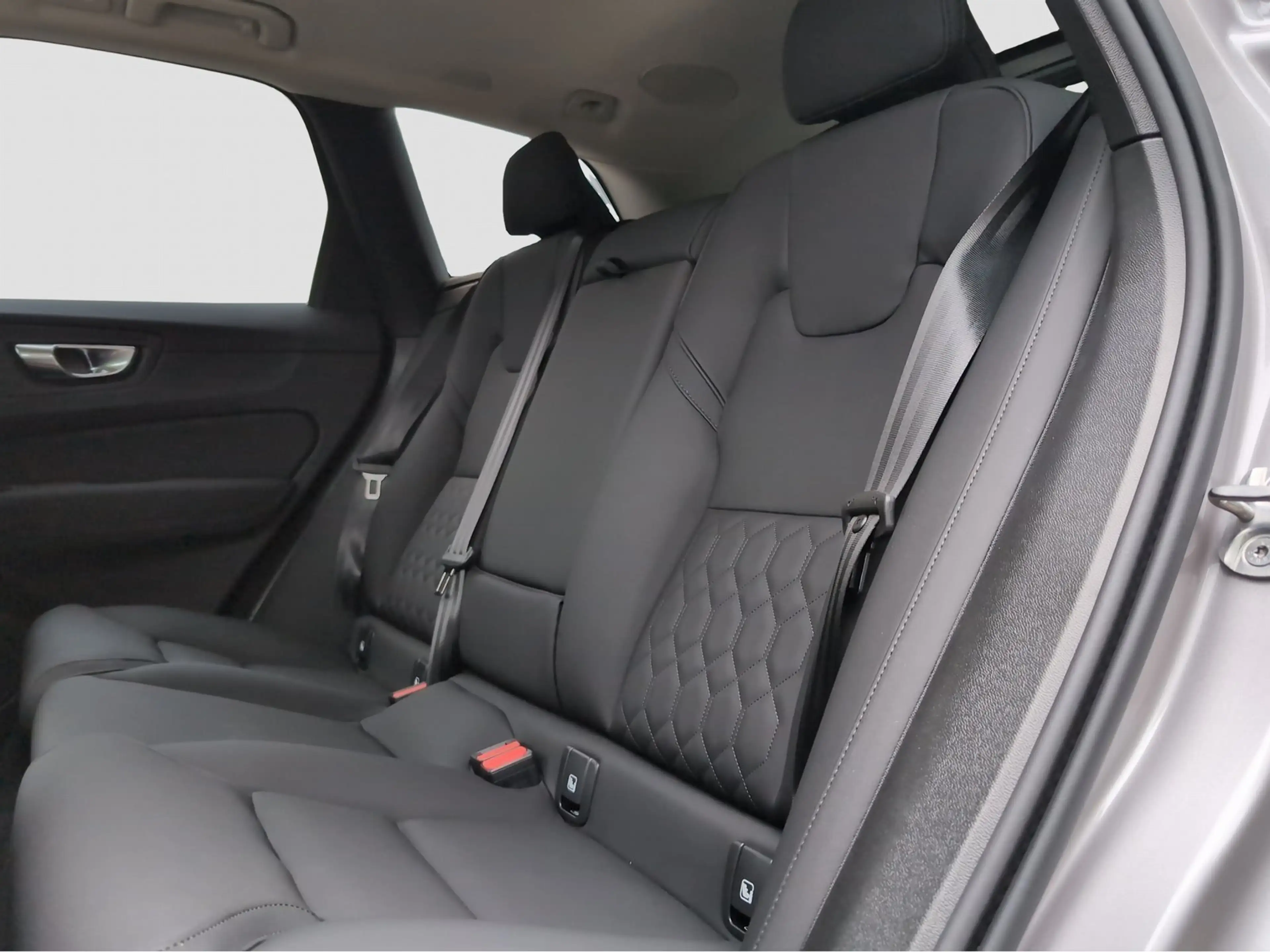 Volvo XC60 +T8+AWD+Plus+Dark+Standhz+E-Sitze+360°Kamera — photo 11