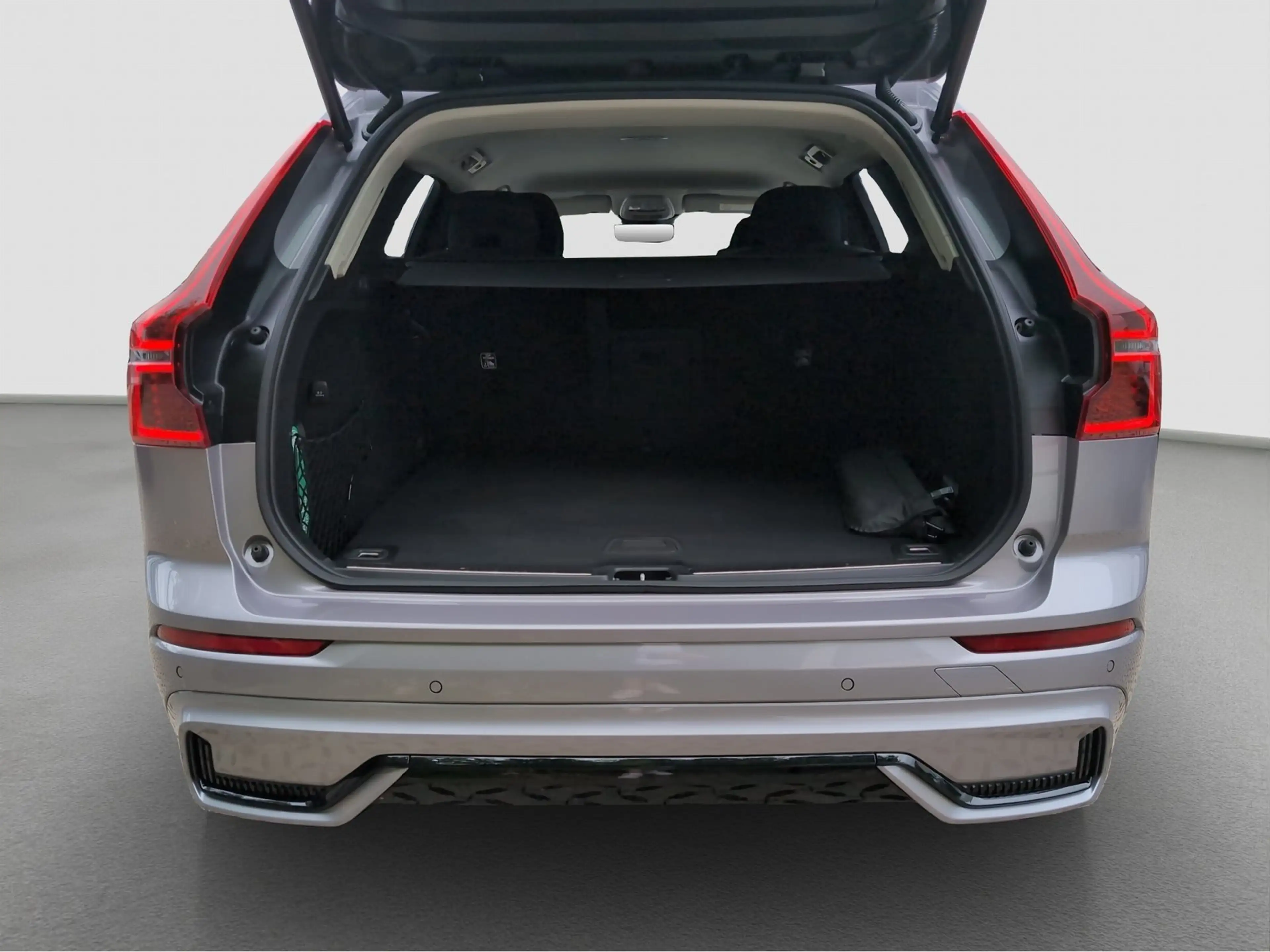 Volvo XC60 +T8+AWD+Plus+Dark+Standhz+E-Sitze+360°Kamera — photo 13