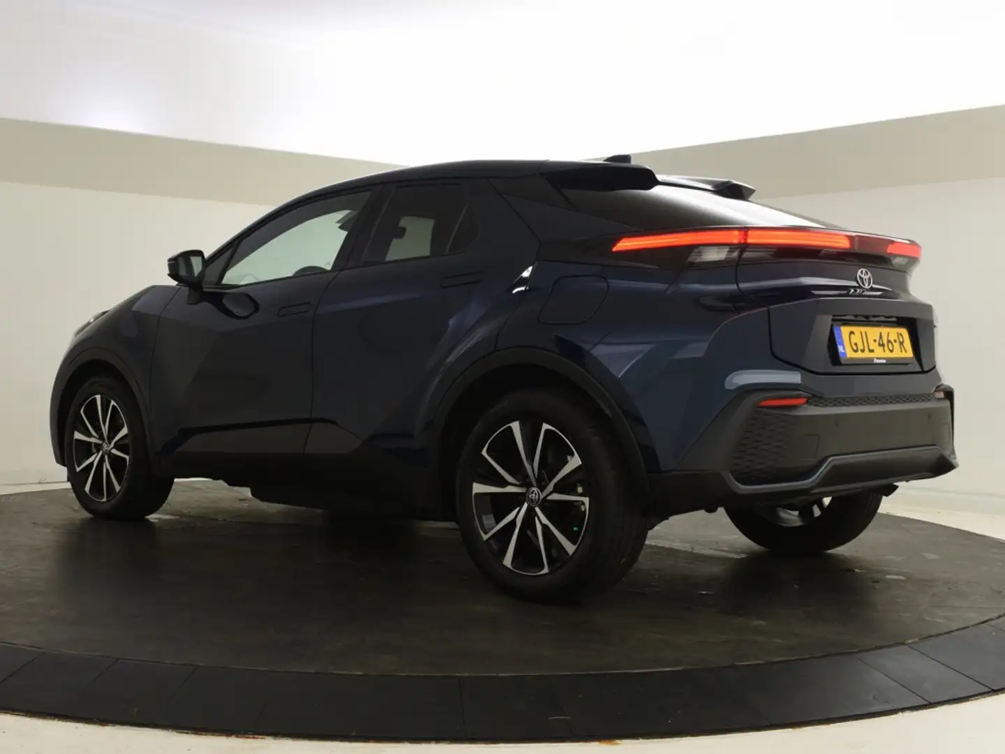 Toyota C-HR 2.0 PHEV 220 Dynamic | Stuur en Stoelverwarming | Bleu - 2