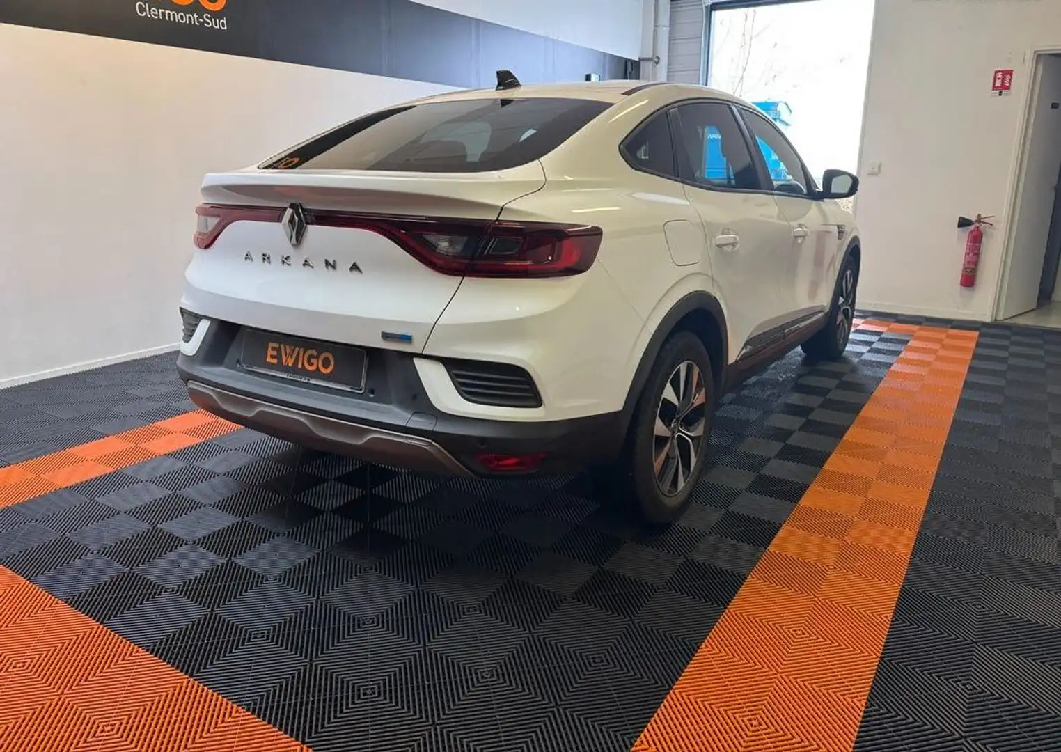 Renault Arkana 1.6 e-tech 145h hybrid 1.2kwh business bva Weiß - 2
