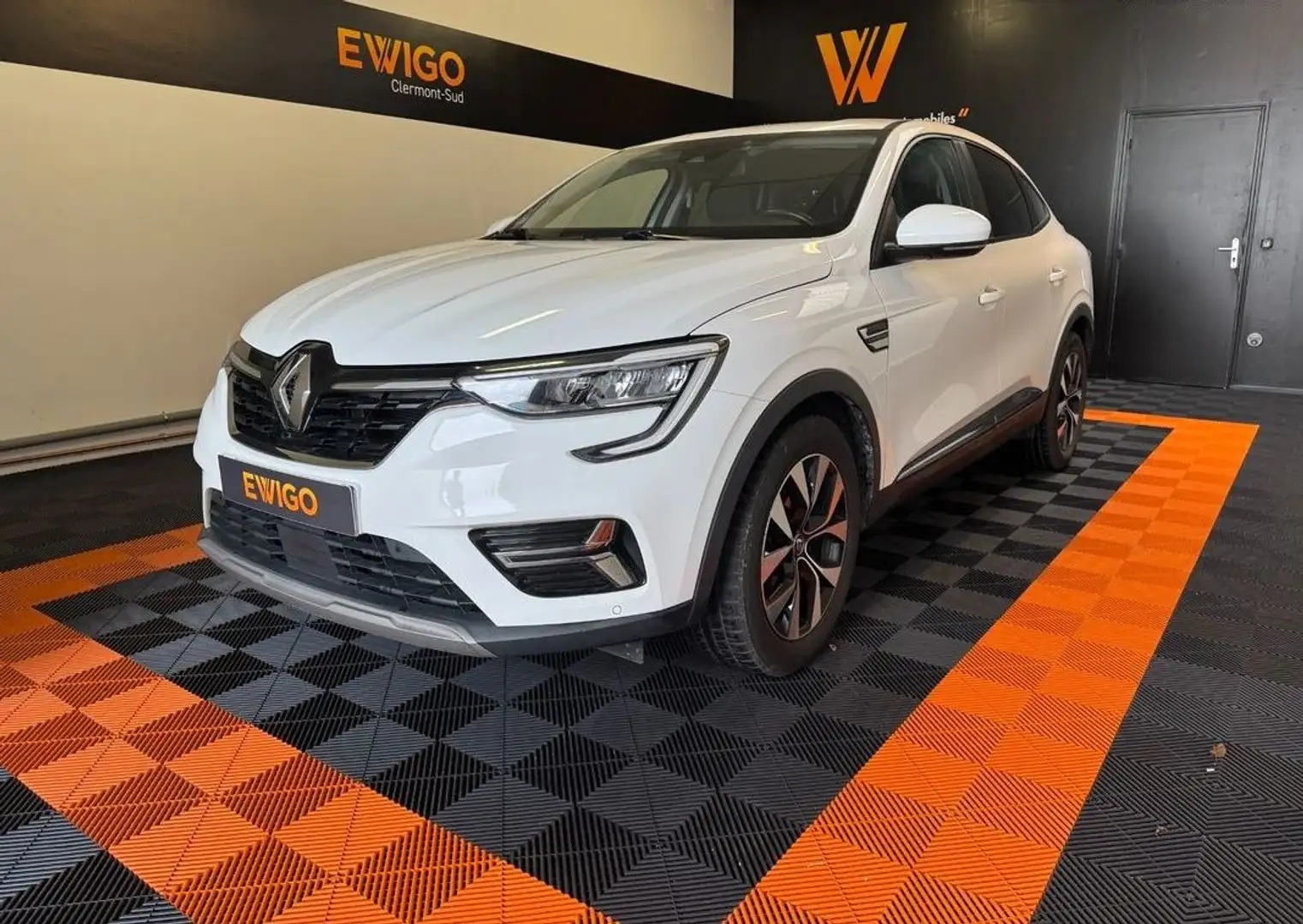 Renault Arkana 1.6 e-tech 145h hybrid 1.2kwh business bva Weiß - 1