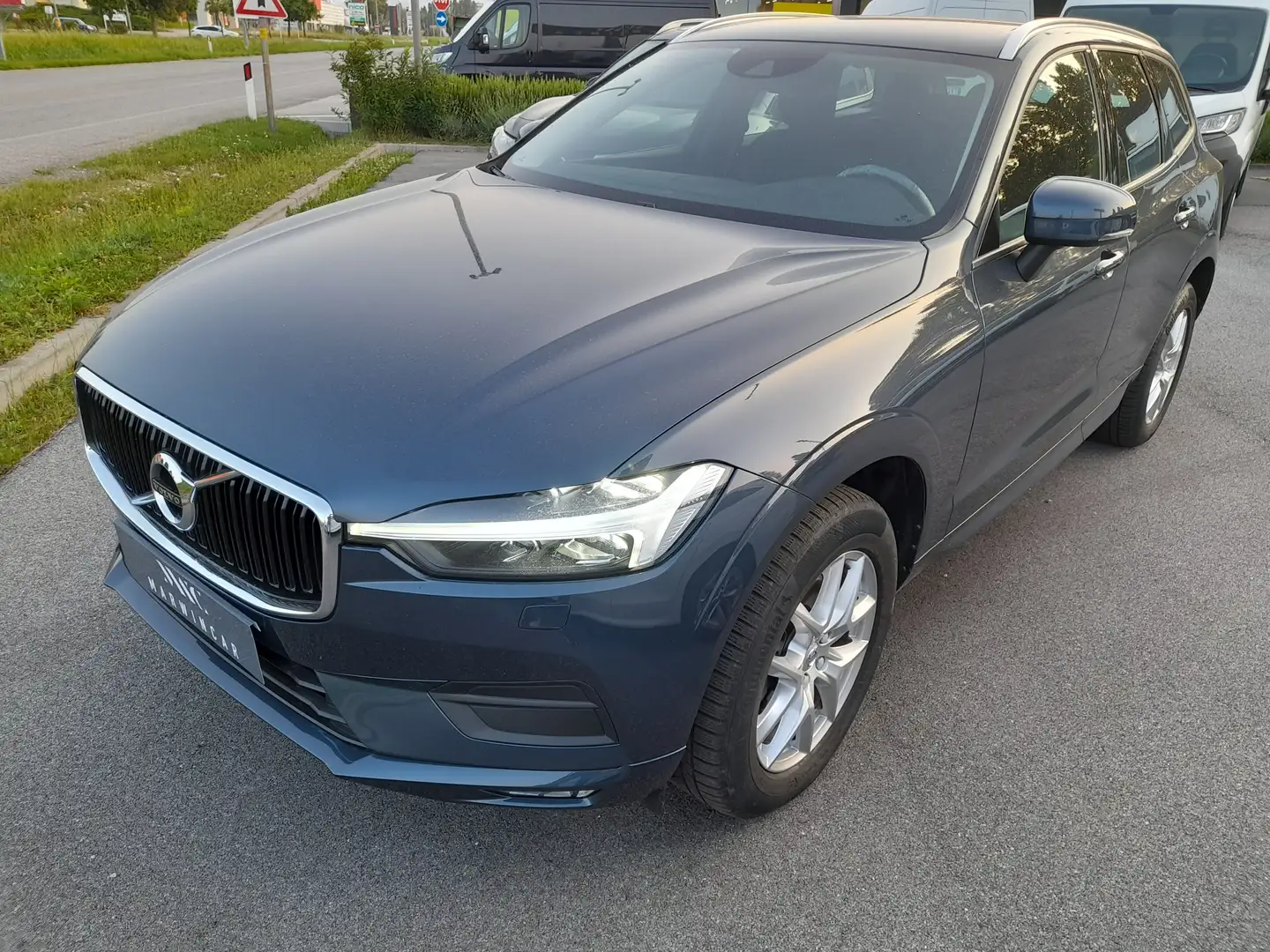 Volvo XC60 2.0 b4 D Business awd geartronic Blauw - 1
