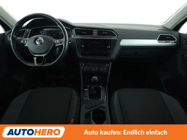 Volkswagen Tiguan view 12