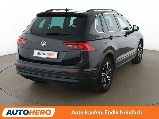 Volkswagen Tiguan view 6