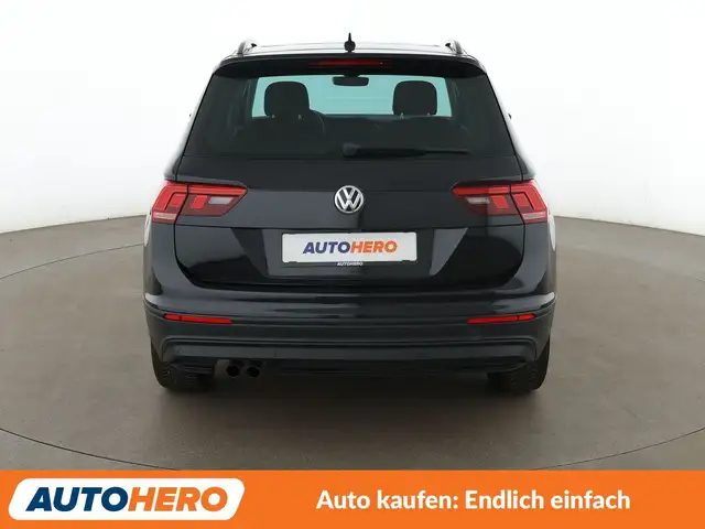 Volkswagen Tiguan view 5