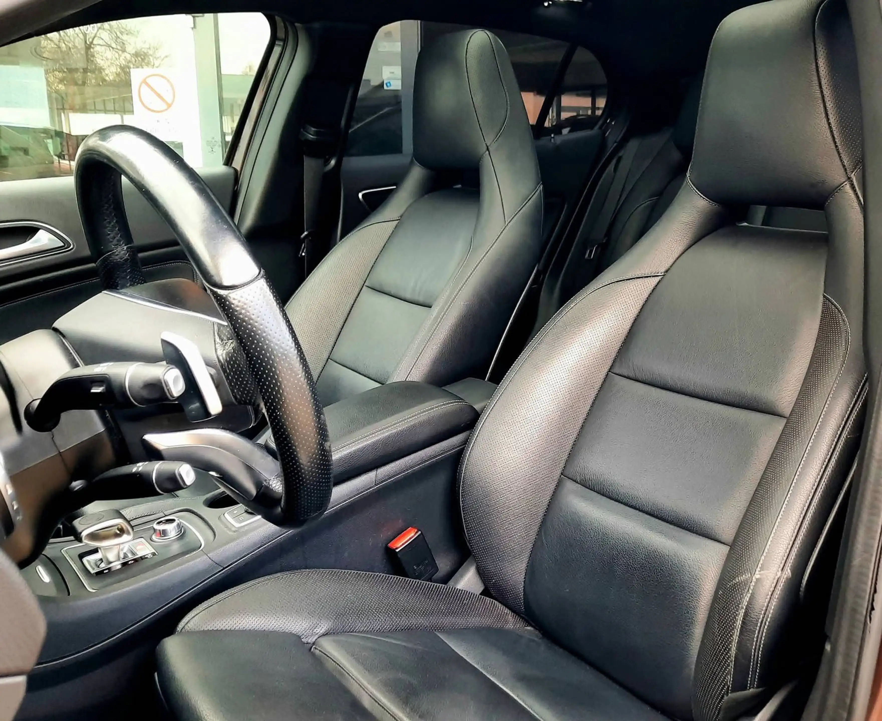 Mercedes-Benz GLA 45 AMG 4MATIC Panodak Leder 381PK — photo 5