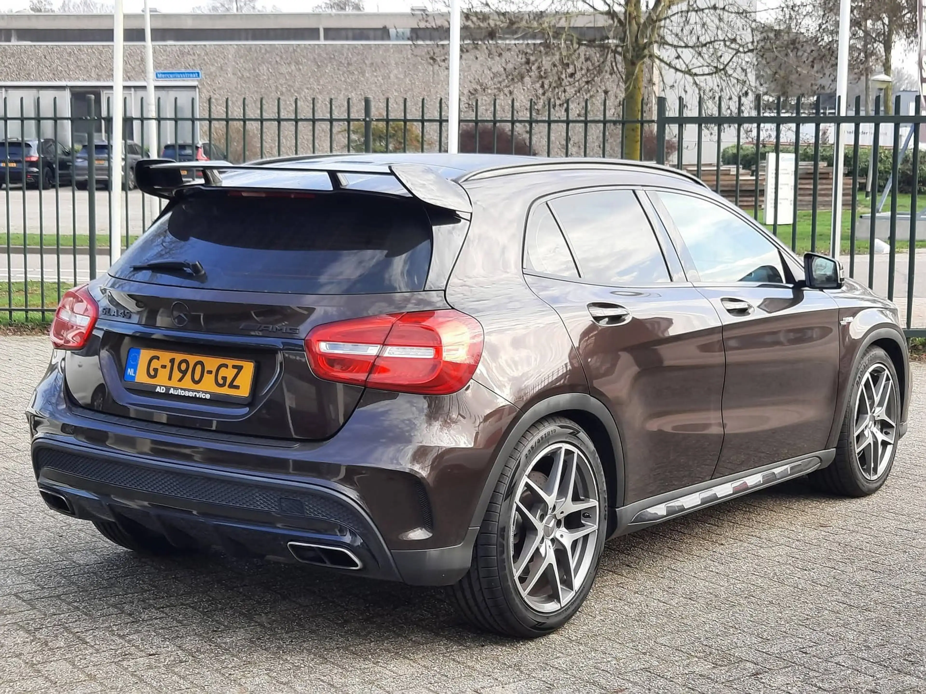 Mercedes-Benz GLA 45 AMG 4MATIC Panodak Leder 381PK — photo 2