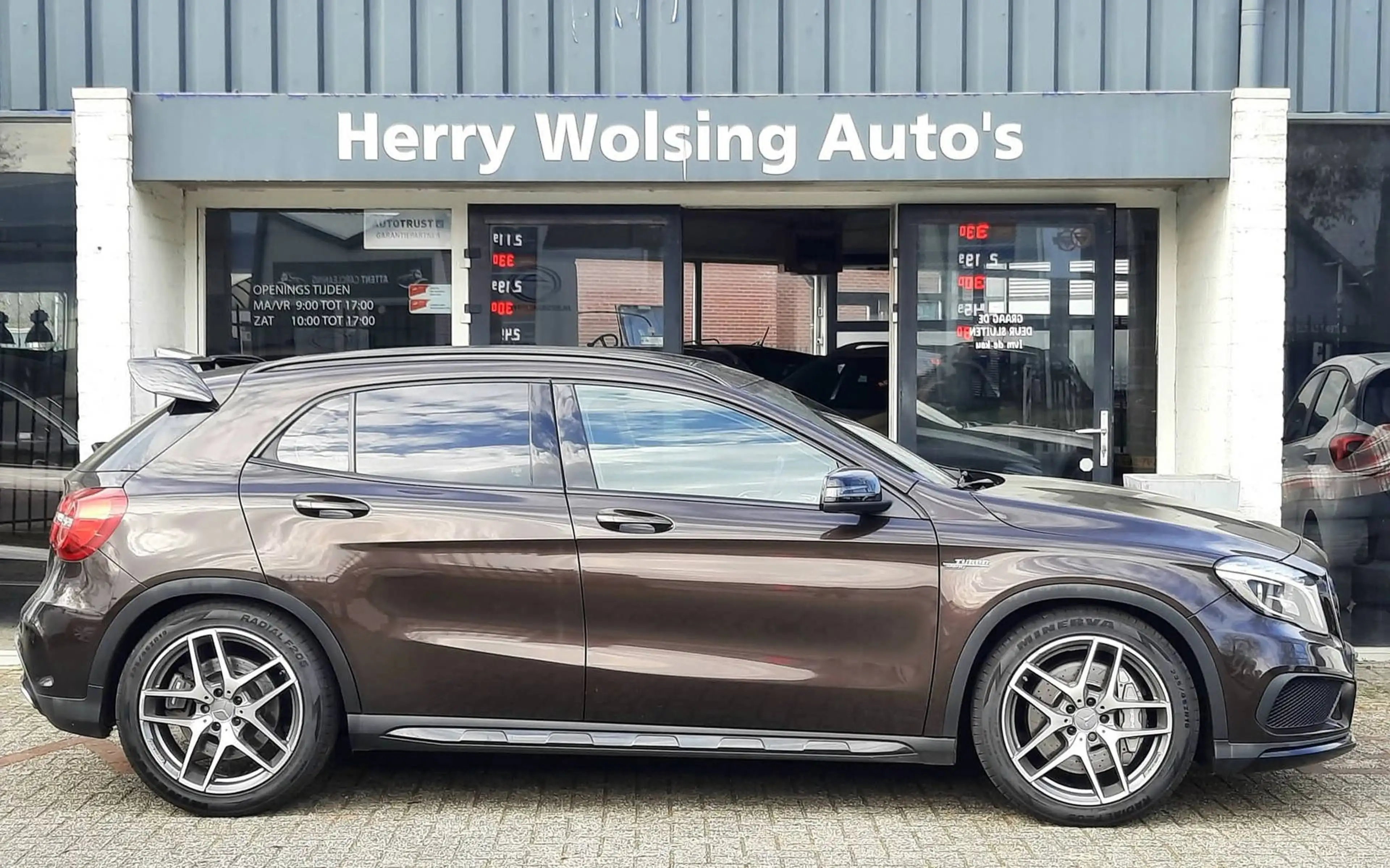 Mercedes-Benz GLA 45 AMG 4MATIC Panodak Leder 381PK — photo 3