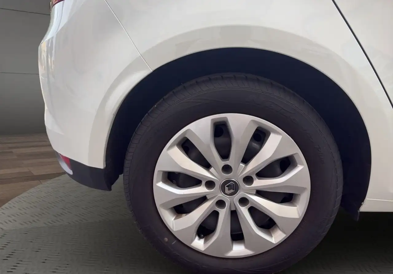 Renault Megane Citadine 5 portes — photo 26