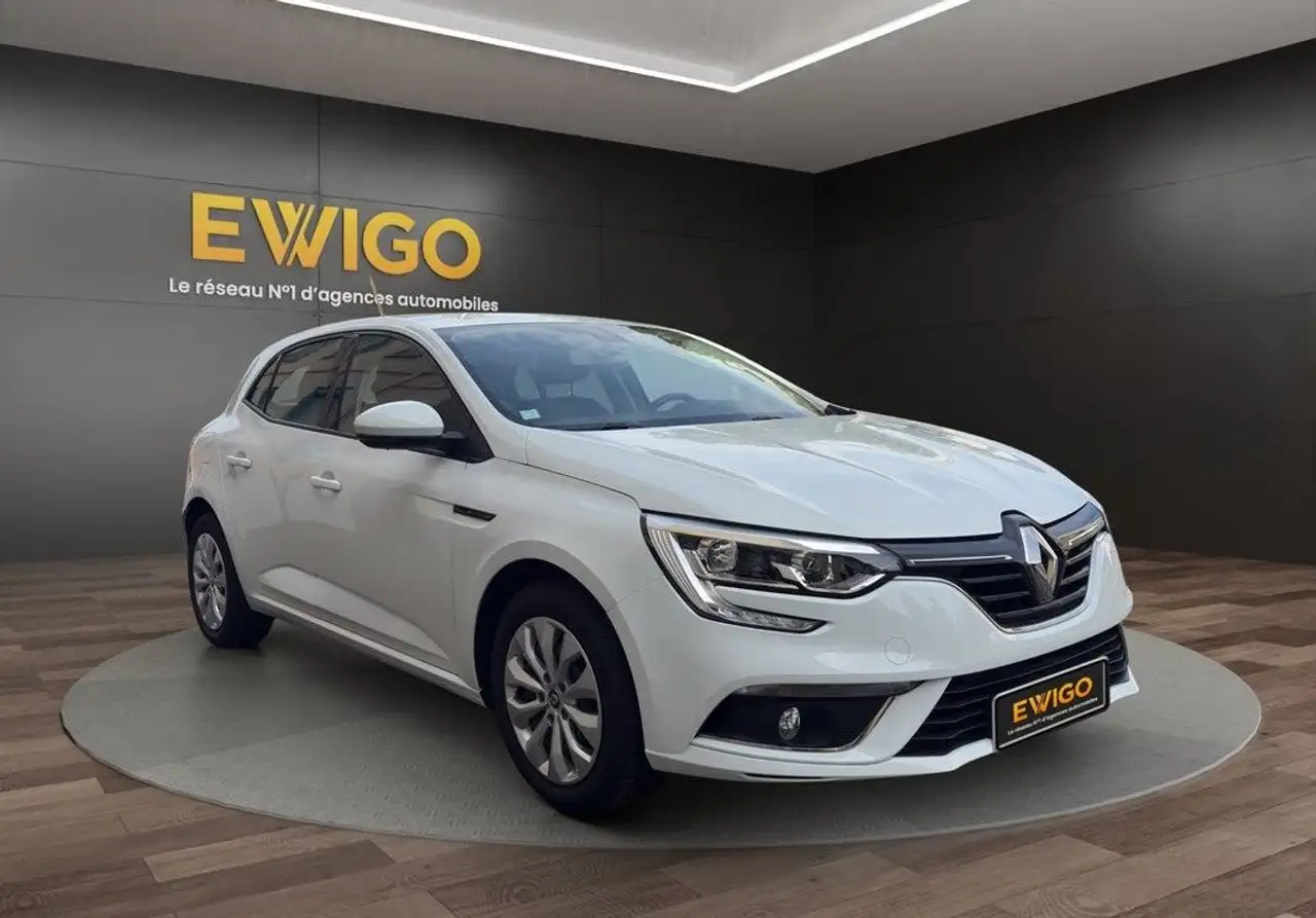Renault Megane Citadine 5 portes — photo 11