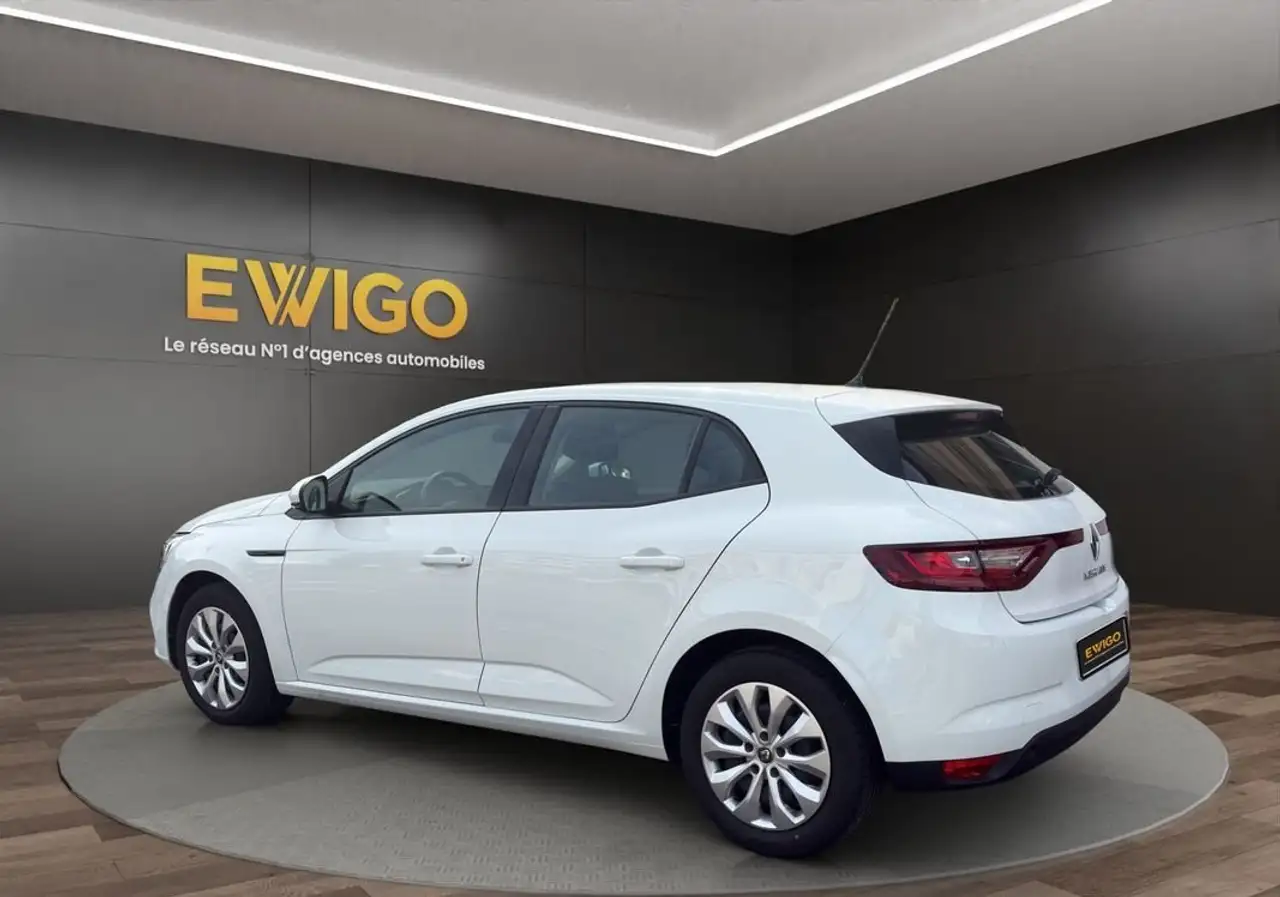 Renault Megane Citadine 5 portes — photo 9