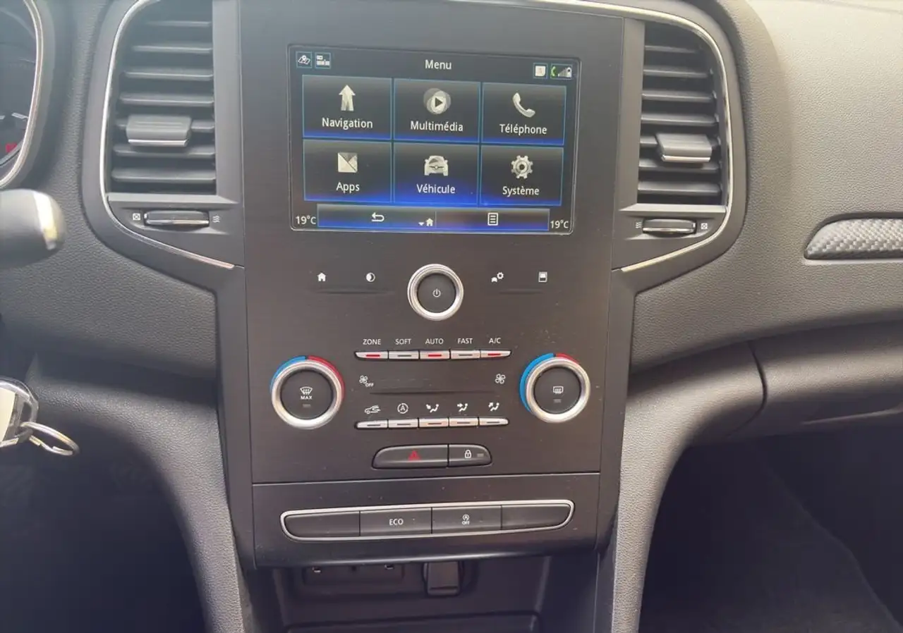 Renault Megane Citadine 5 portes — photo 20