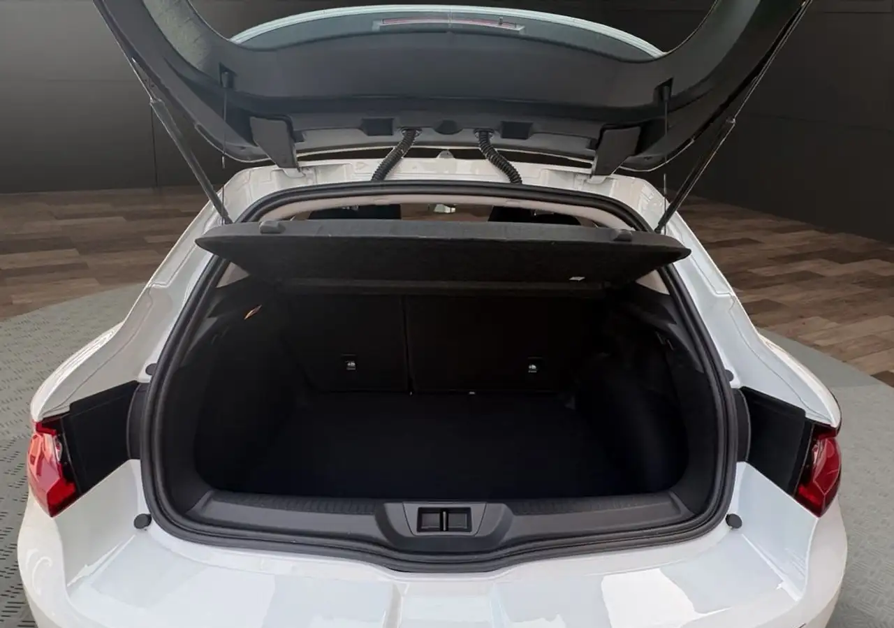 Renault Megane Citadine 5 portes — photo 23
