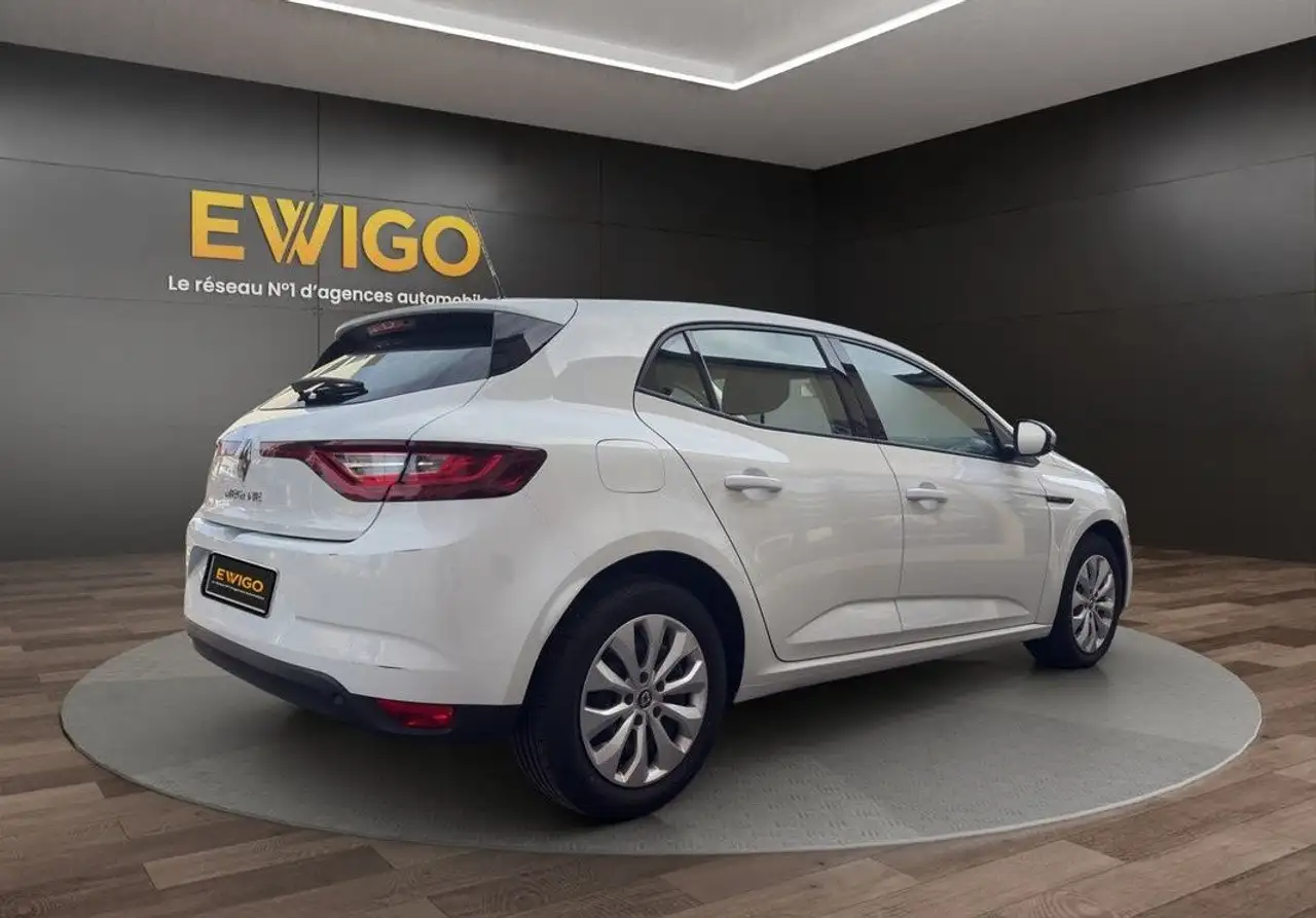 Renault Megane Citadine 5 portes — photo 2