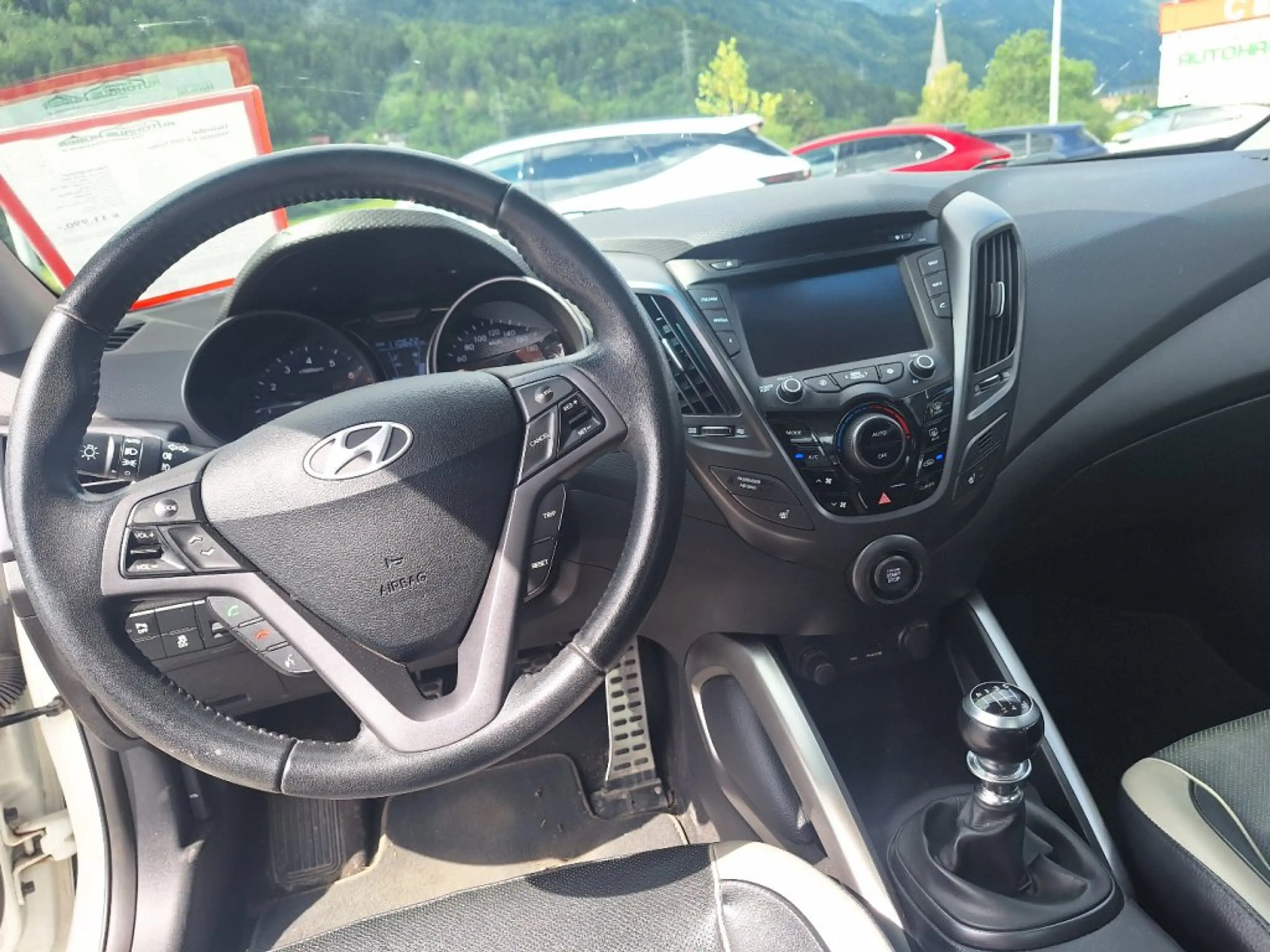 Hyundai VELOSTER 1,6 GDI Turbo — photo 5