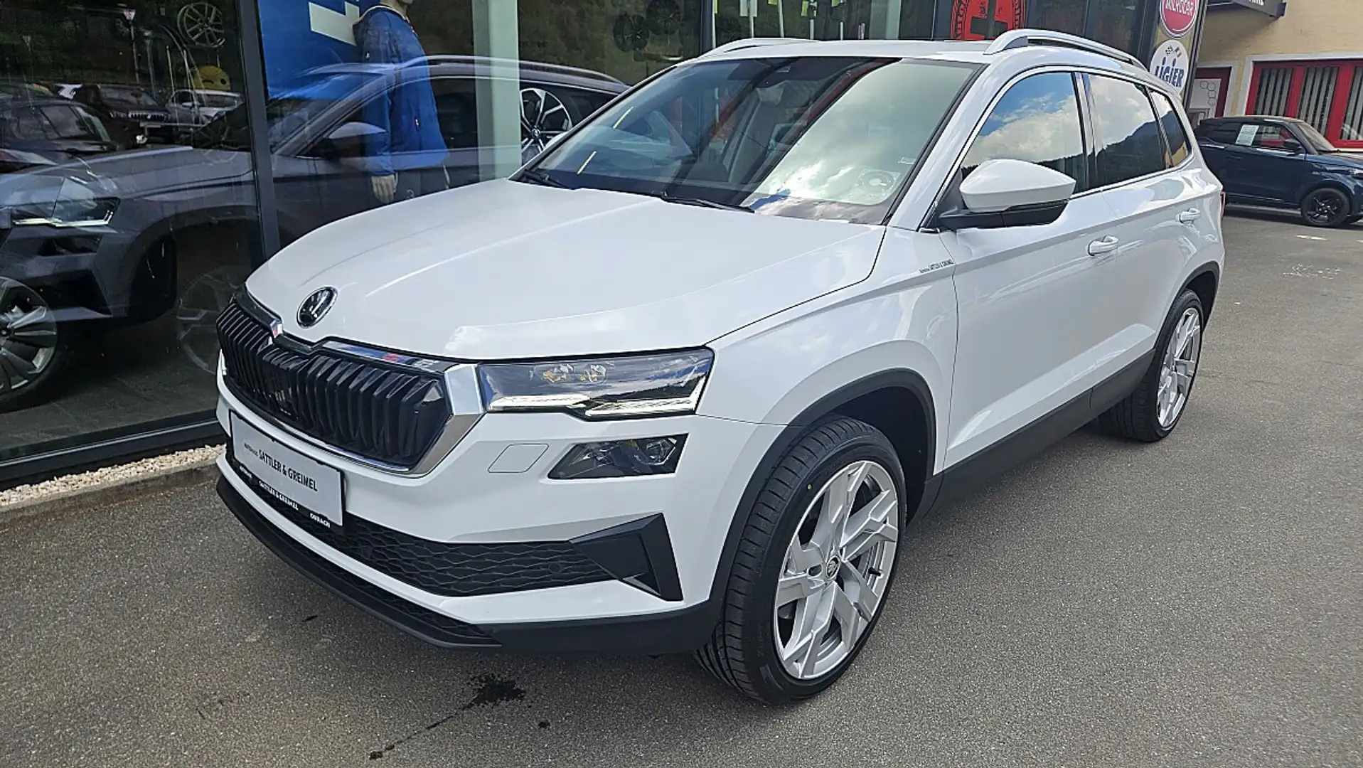 Skoda Karoq 2,0 TDI 4x4 DSG Style Weiß - 2
