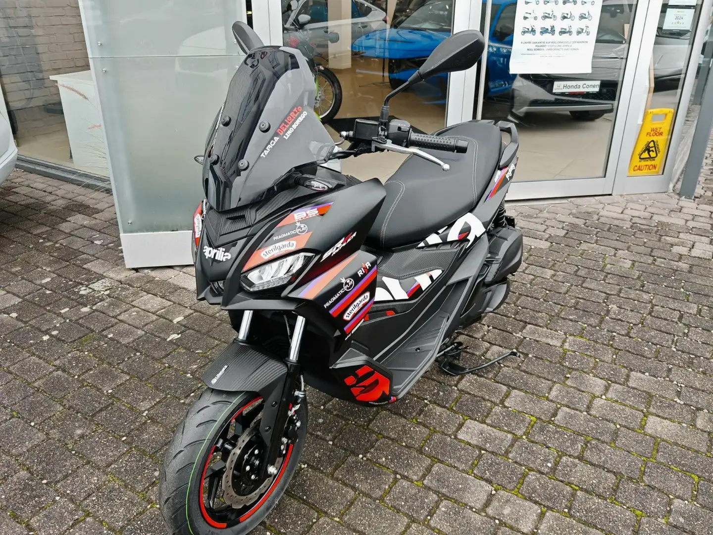 Aprilia SR GT 125 ABS Euro 5+ Replica  *Neuwertig* Noir - 1
