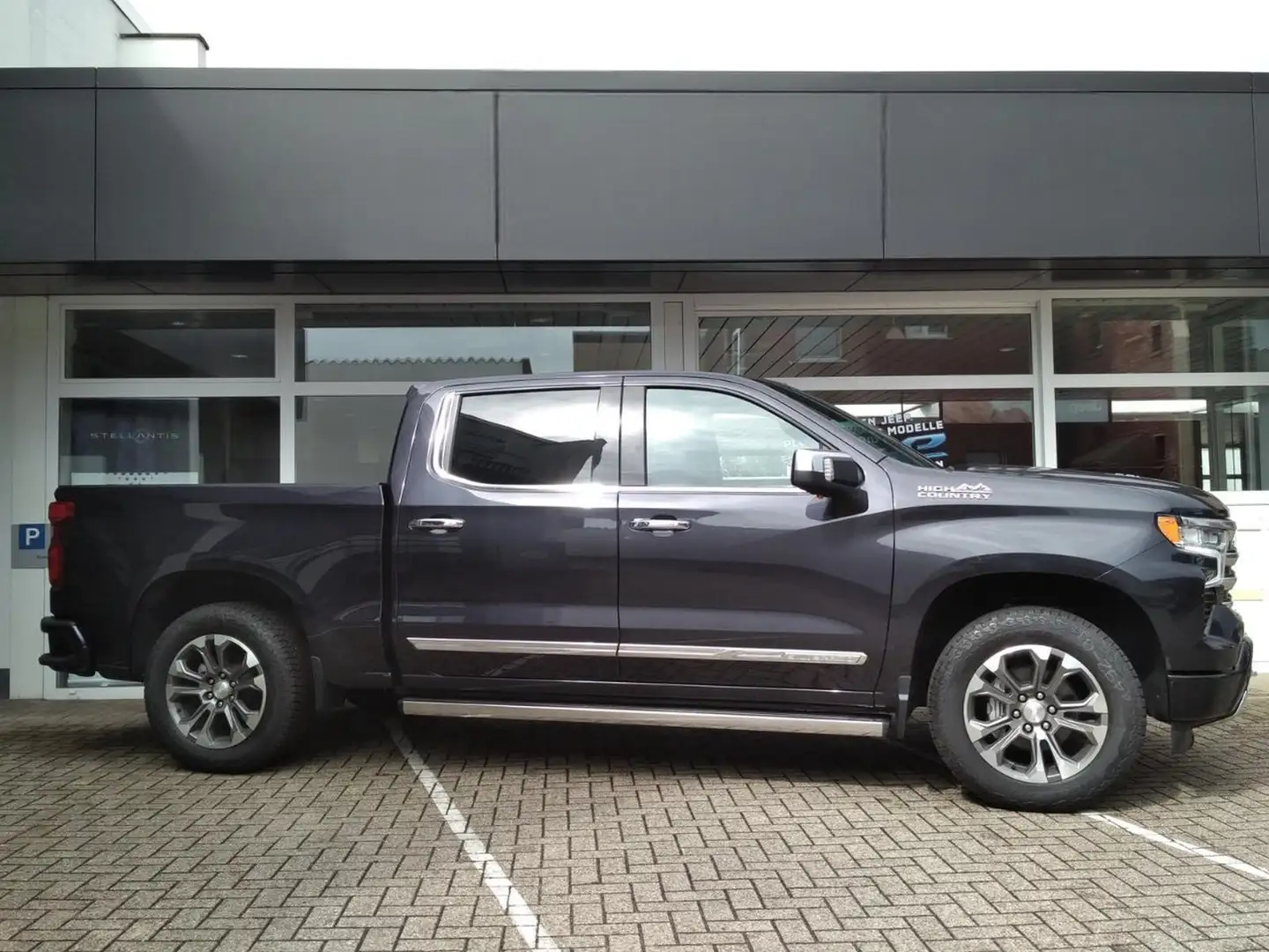 Chevrolet Silverado High Country 6.2 V8 LED, BOSE, Leder, Offroad-Pack Schwarz - 1