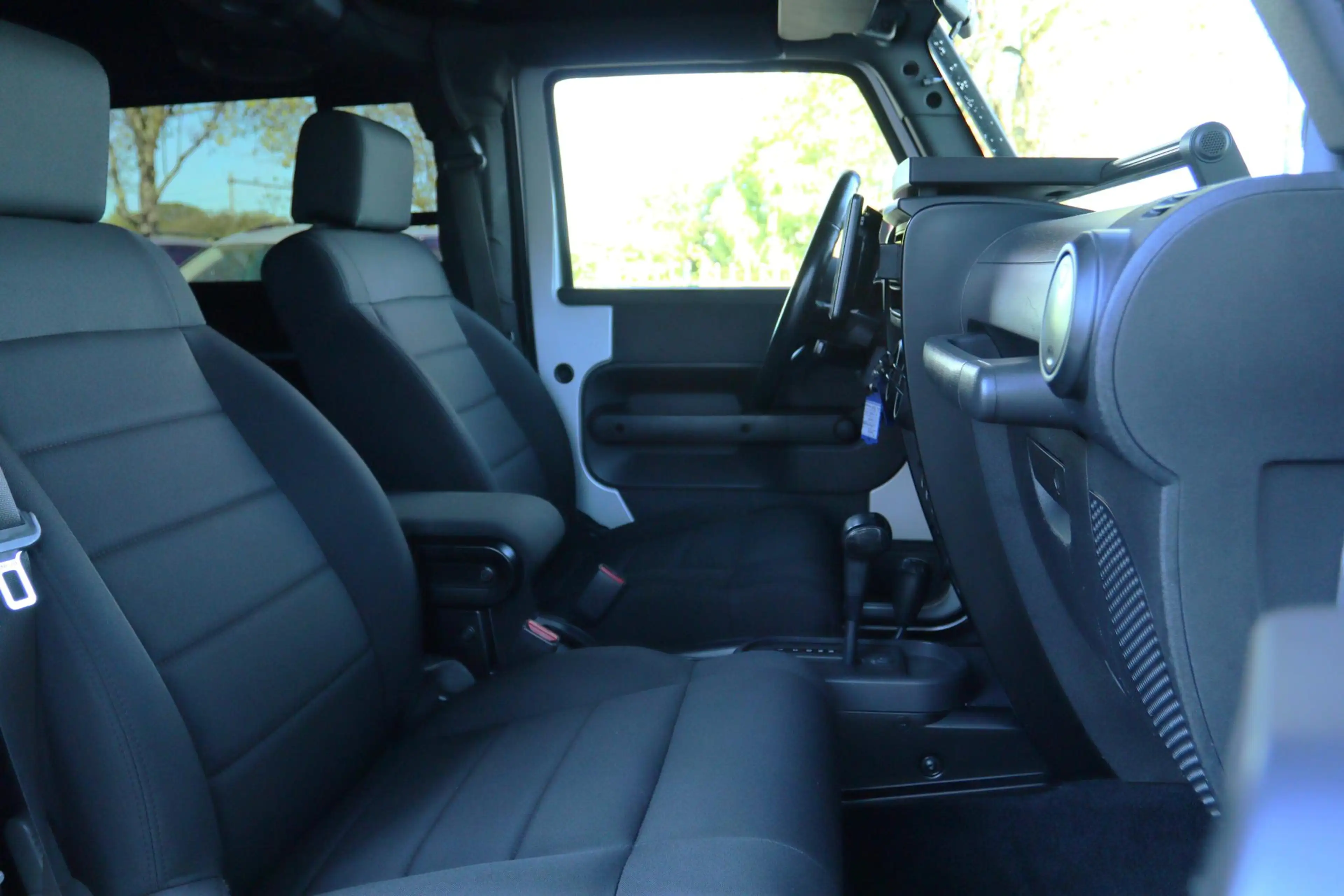 Jeep Wrangler 3.8 V6 HIGH SPORT 4X4 AUT. *UNIEK* | CARPLAY | AIR — photo 4