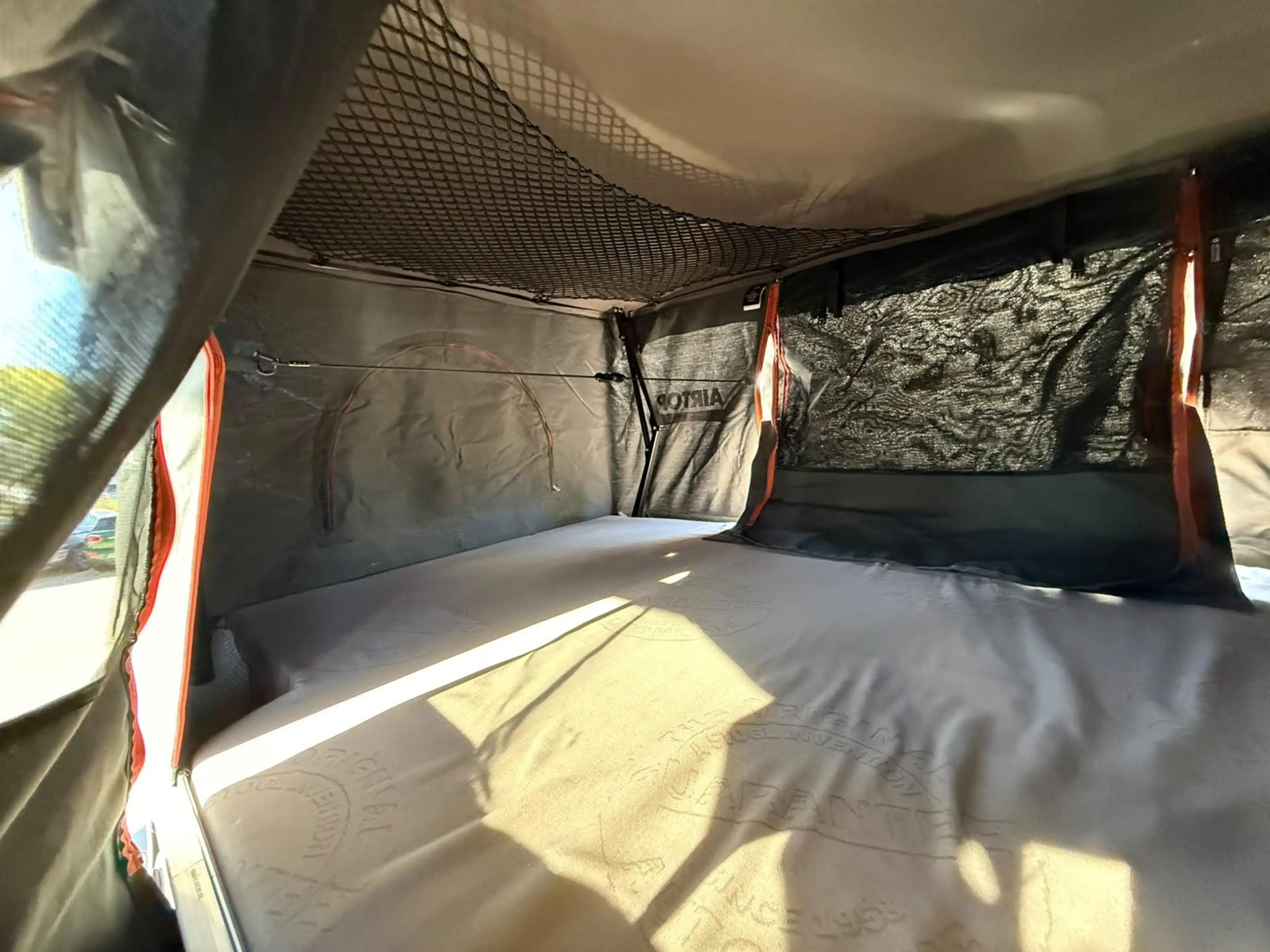 Jeep Wrangler 3.8 V6 HIGH SPORT 4X4 AUT. *UNIEK* | CARPLAY | AIR — photo 12