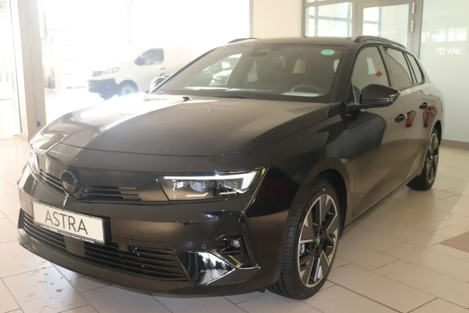 Opel Astra Sports Tourer Electric GS (L) Schwarz - 1