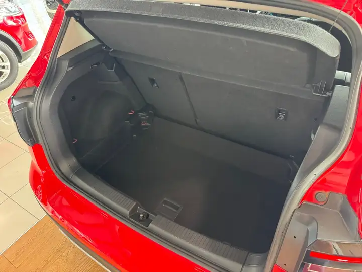 Volkswagen T-Cross 1.0 TSI Advance 2021, foto 24
