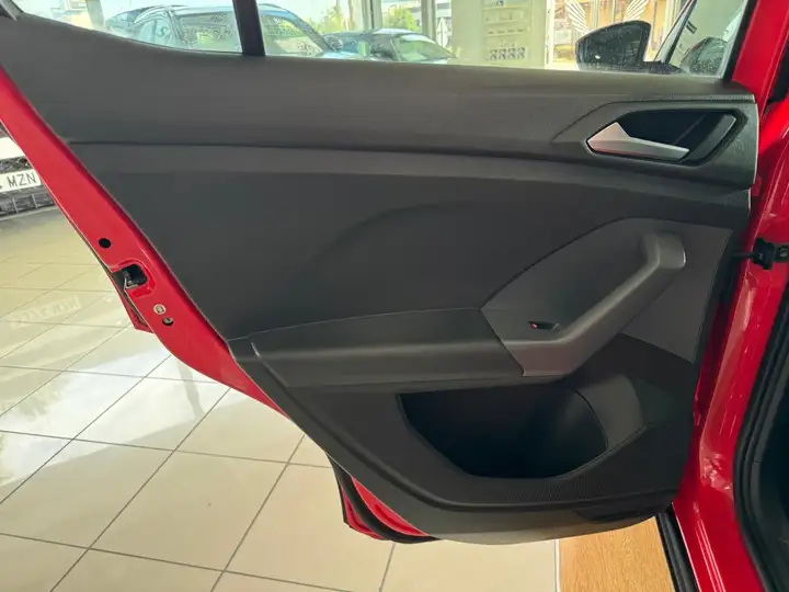 Volkswagen T-Cross 1.0 TSI Advance 2021, foto 22
