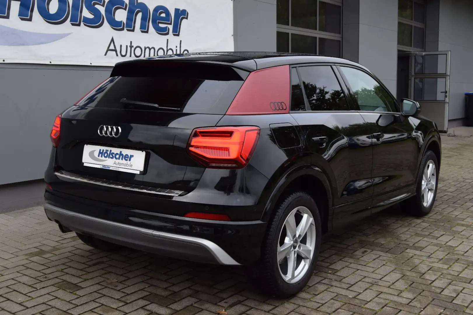 Audi Q2 sport ultra!AUTOM!S-Line, Negro - 2