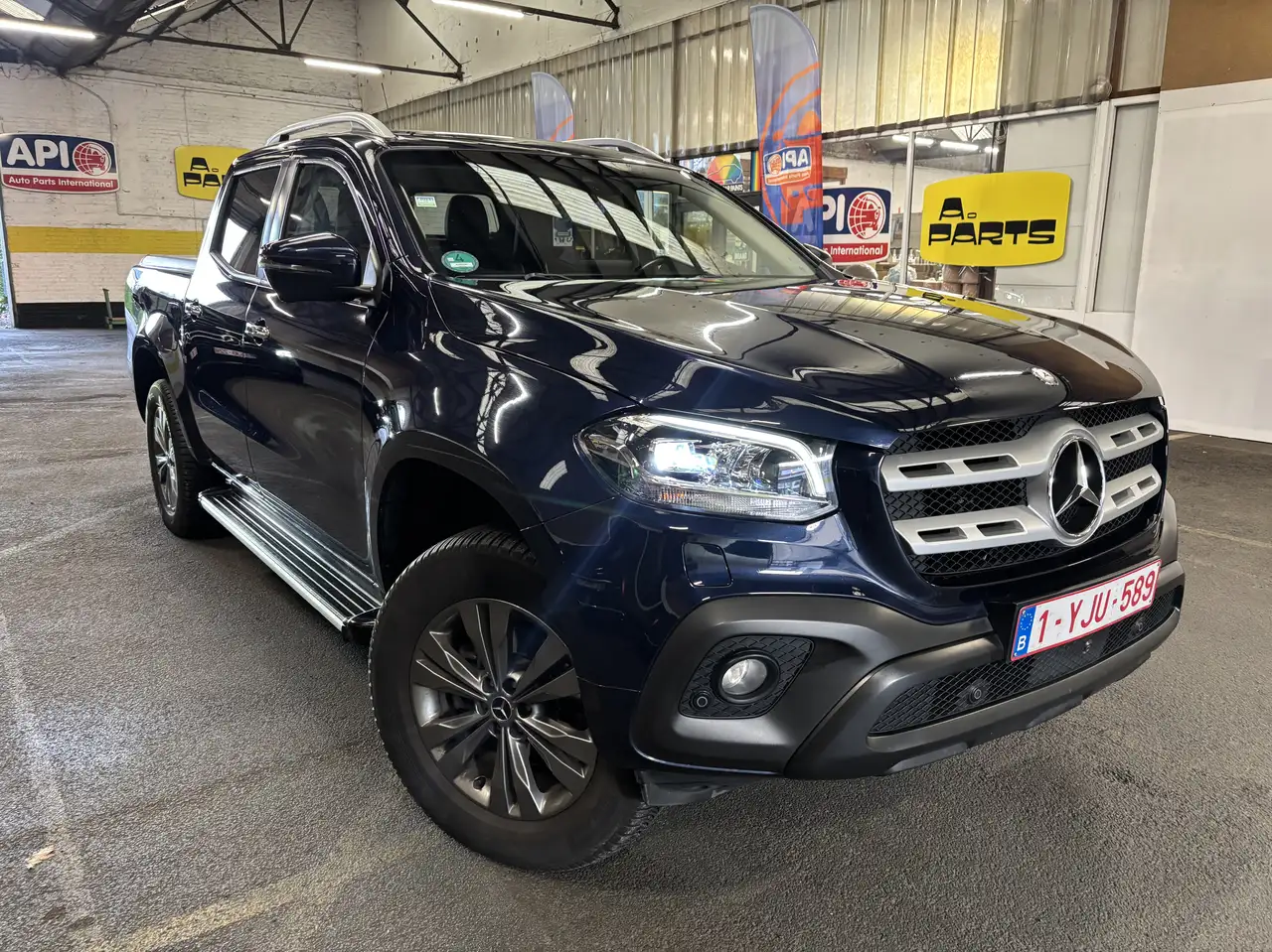 Mercedes-Benz X 250