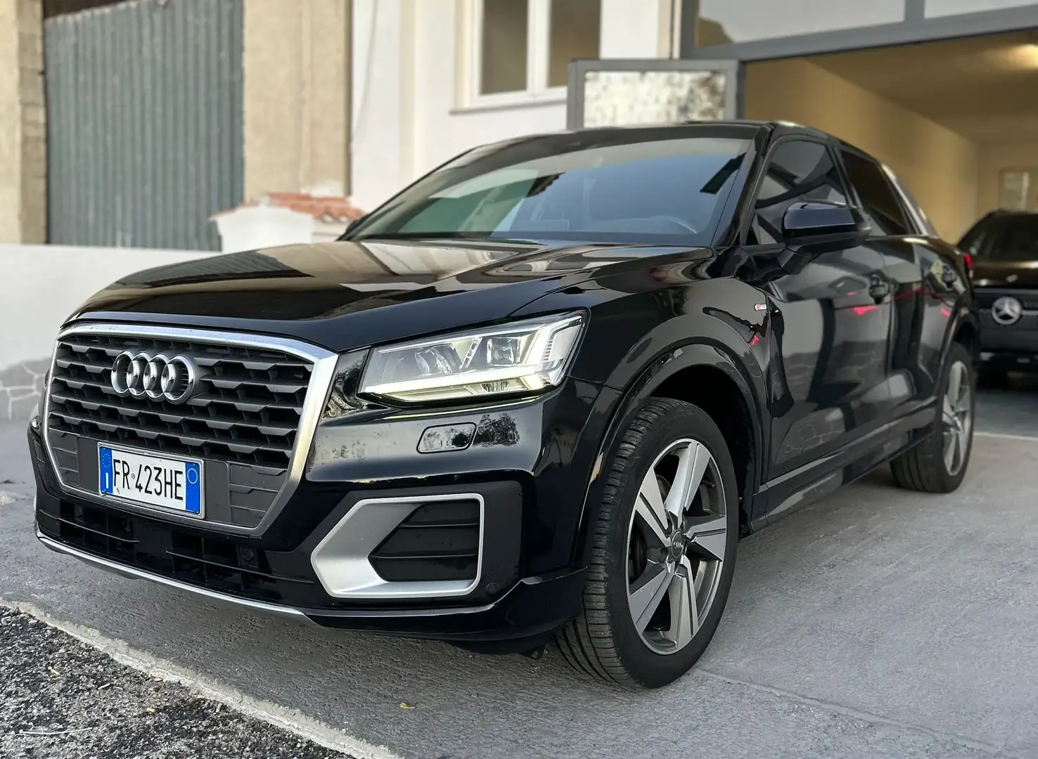 Audi Q2 Q2 1.6 tdi S Line s-tronic Nero - 2