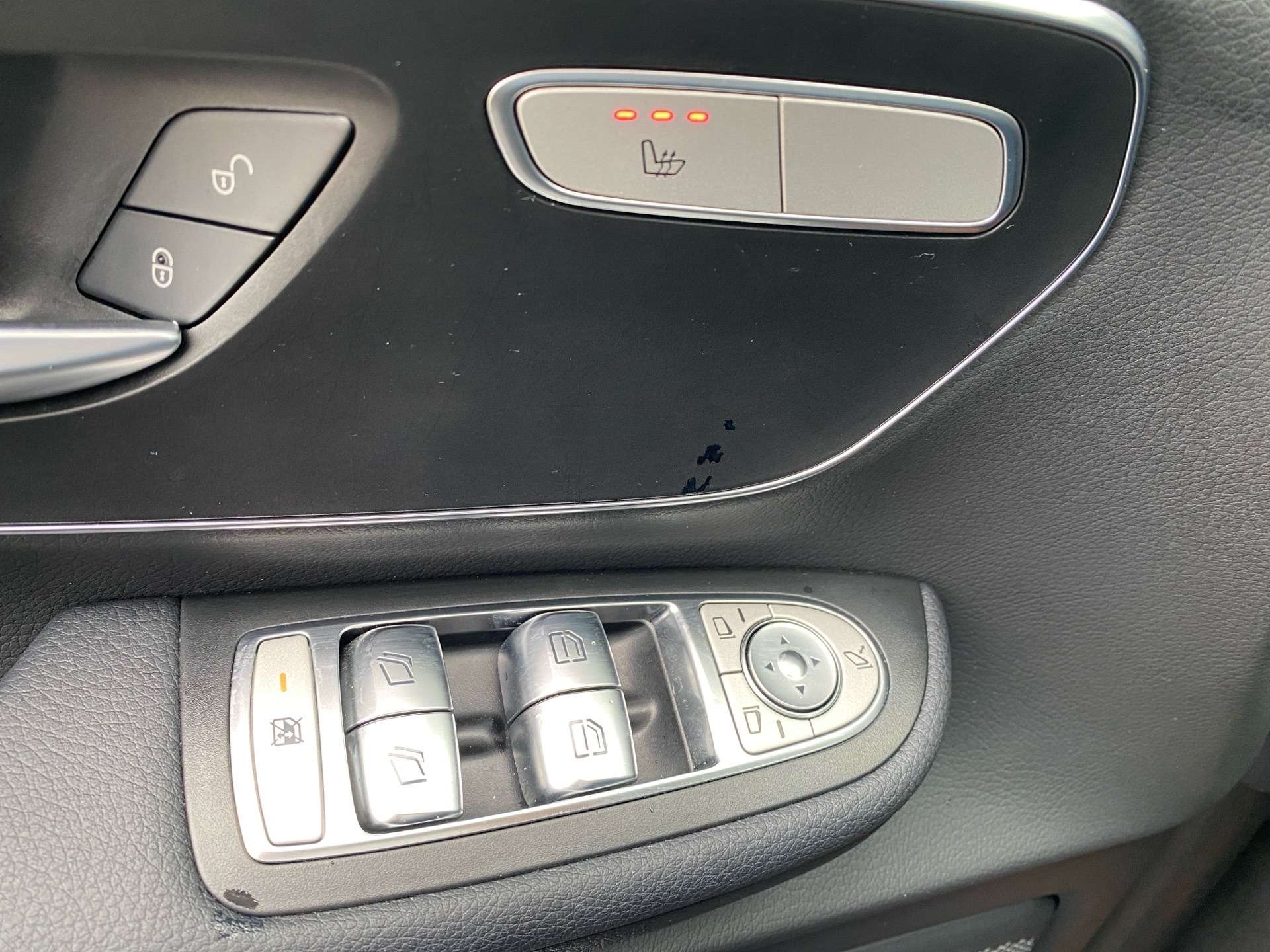 Mercedes-Benz V 220