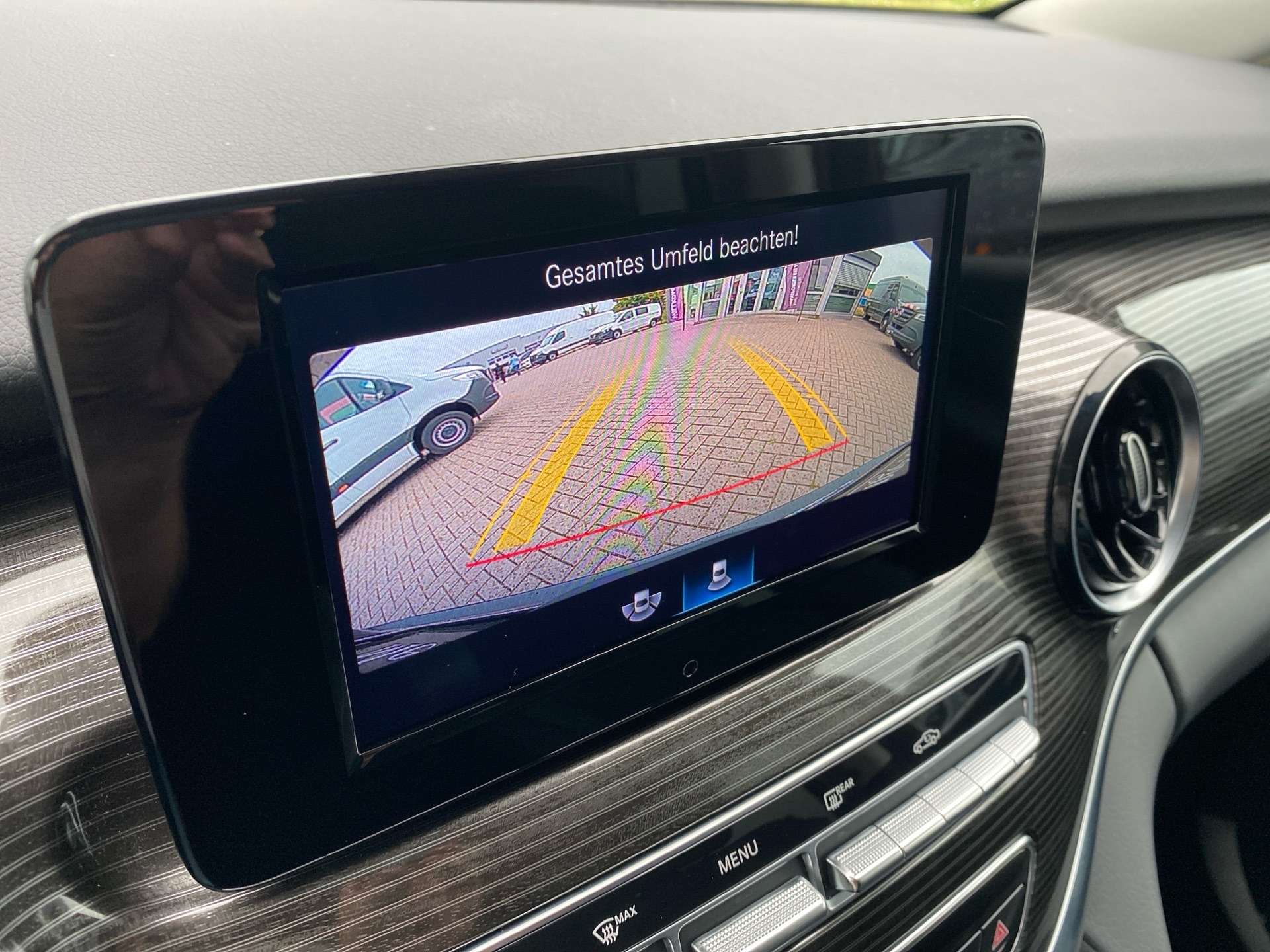 Mercedes-Benz V 220